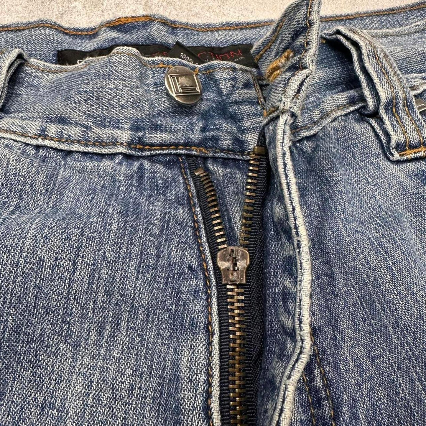 FUBU carpenter jorts W36 baggy denim cargo skater 90s style shorts