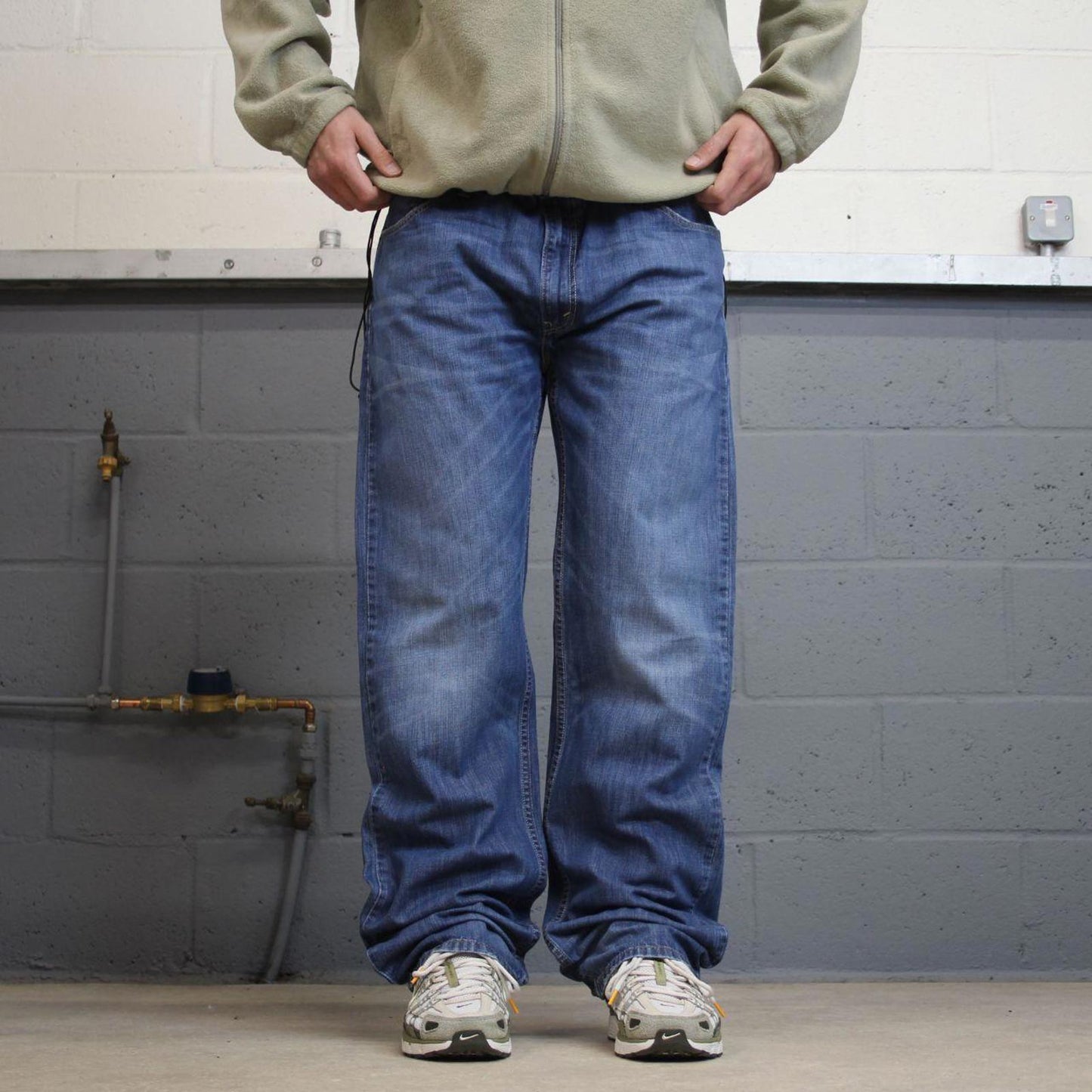 Vintage y2k Levis 505 jeans blue Casual style 5 pocket straight leg denim pants