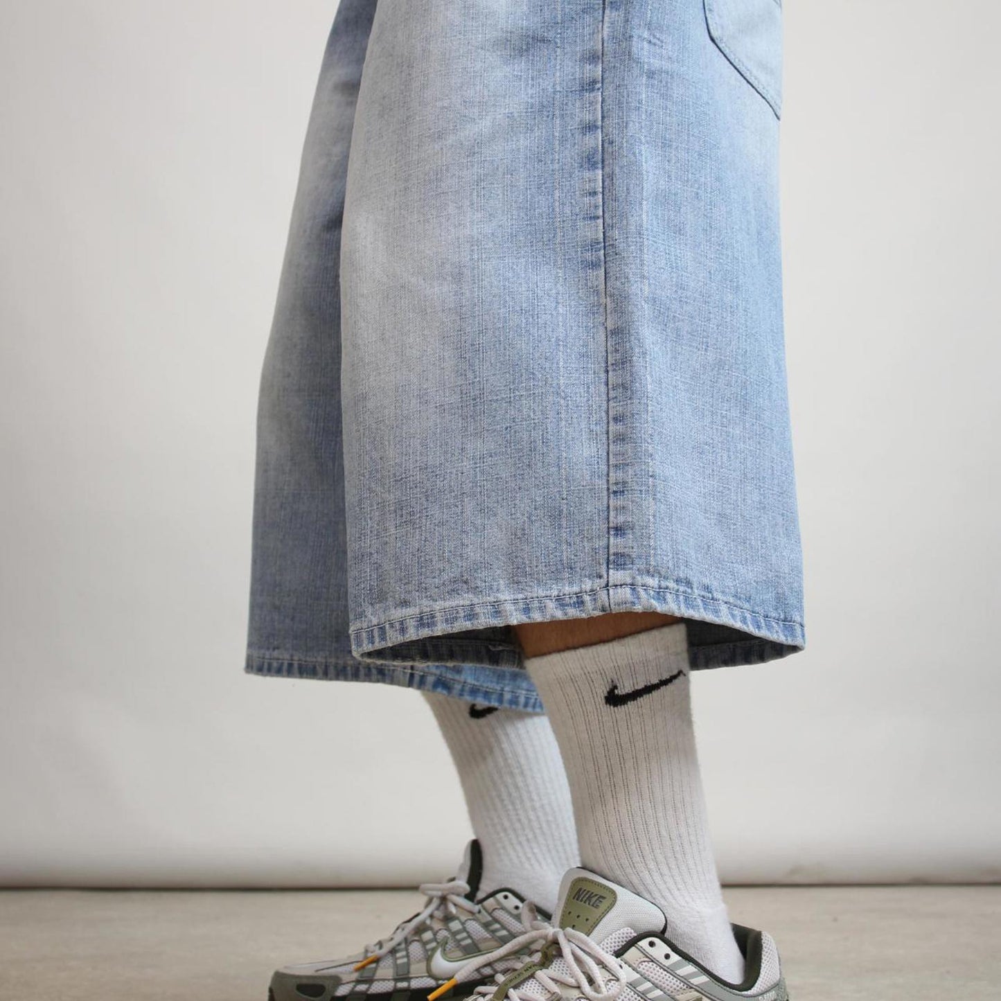 Baggy PJ Mark skate style Jorts W38 wide leg denim 90s style skater shorts stitch designs