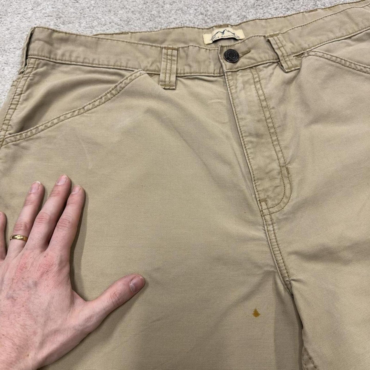 Baggy carpenter shorts canvas cargo tan Blue Mountain skater style surf jorts