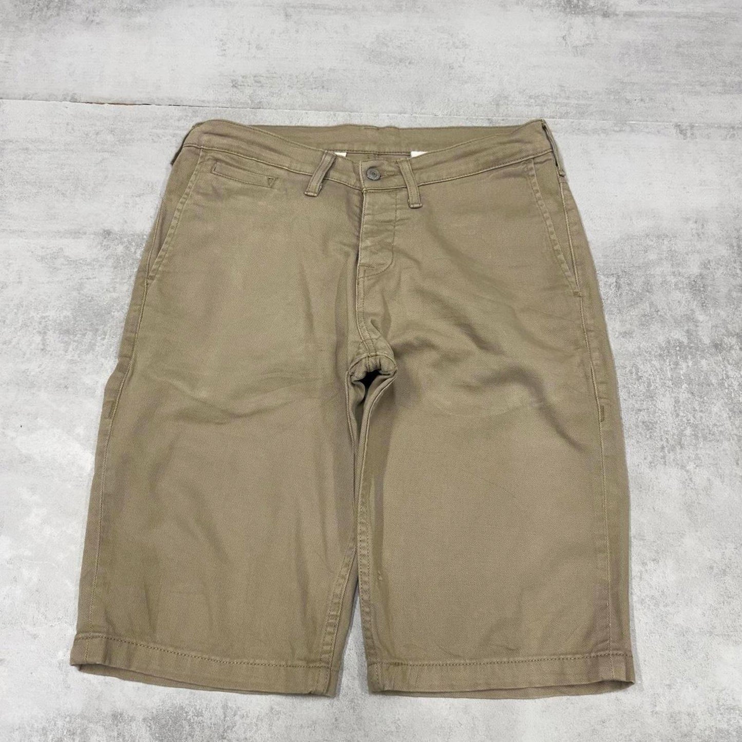 Mens Beige Levi’s shorts W32