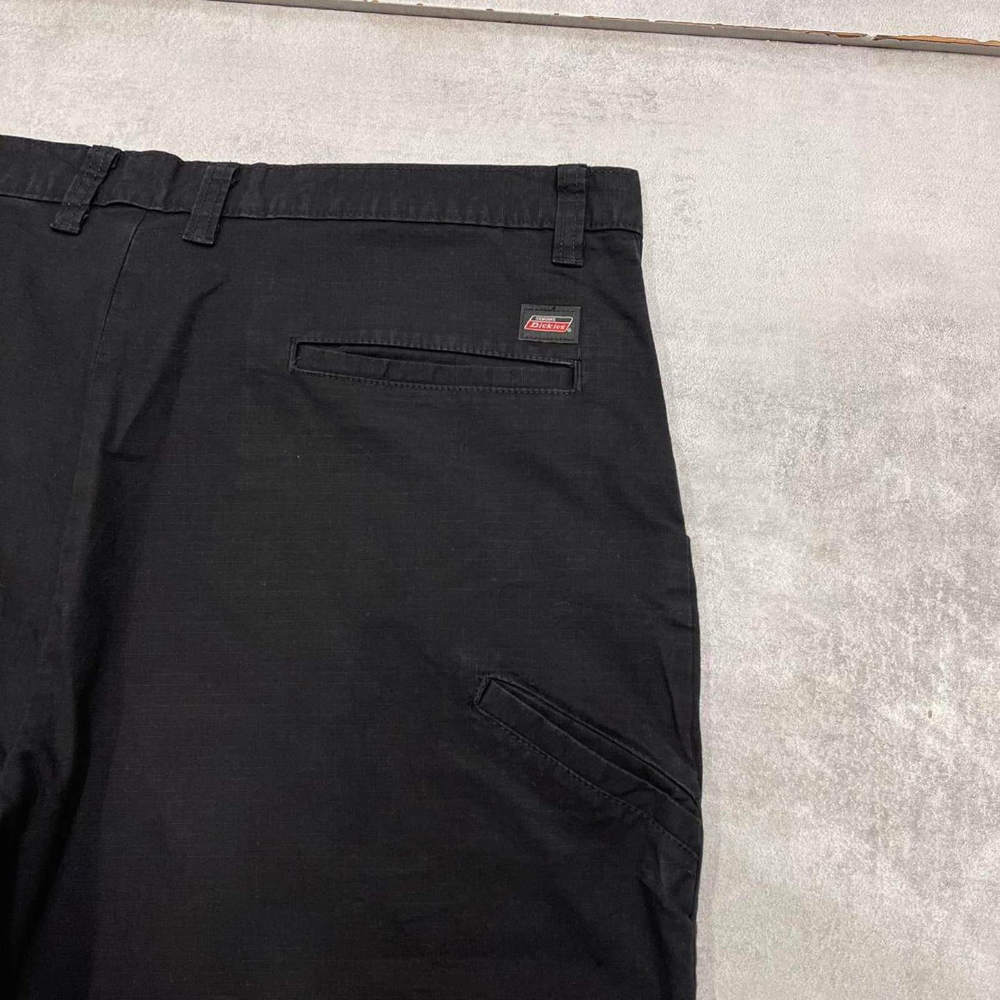 Black Dickies carpenter shorts W38