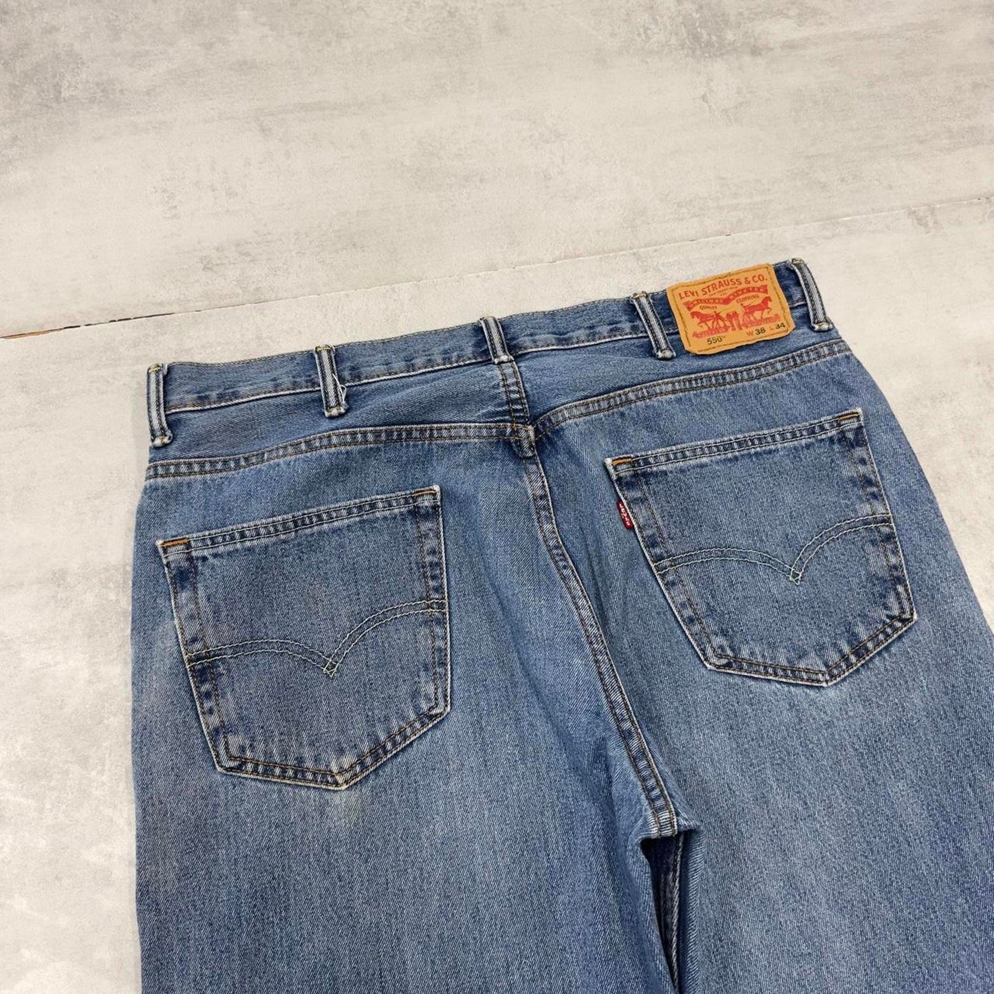 Baggy Levis 550 jeans W38 L34 blue loose 90s relaxed style skater jeans red tab logo