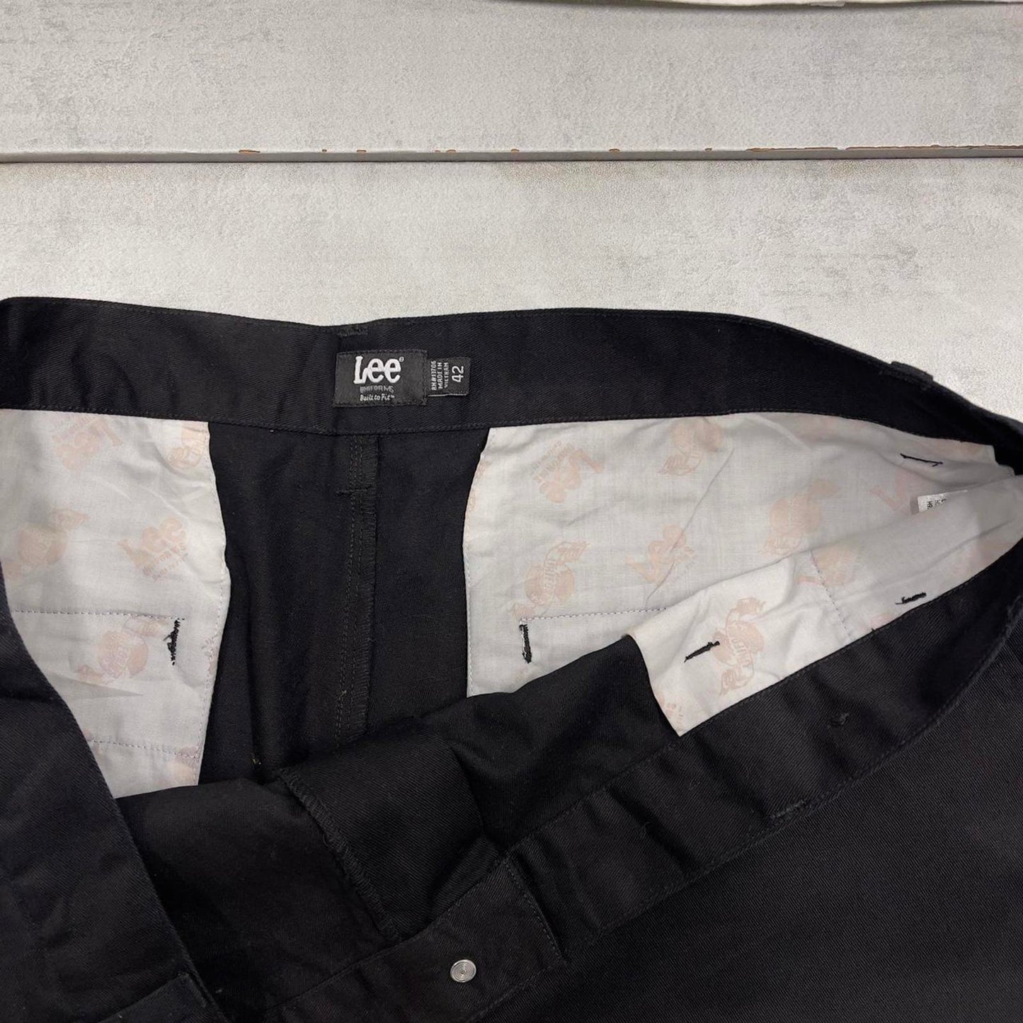 Mens black Lee shorts W40