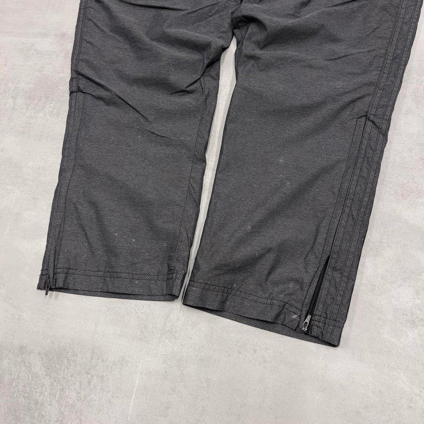 Grey Adidas trackies XL y2k sportswear track pants print logo side stripes mesh lined