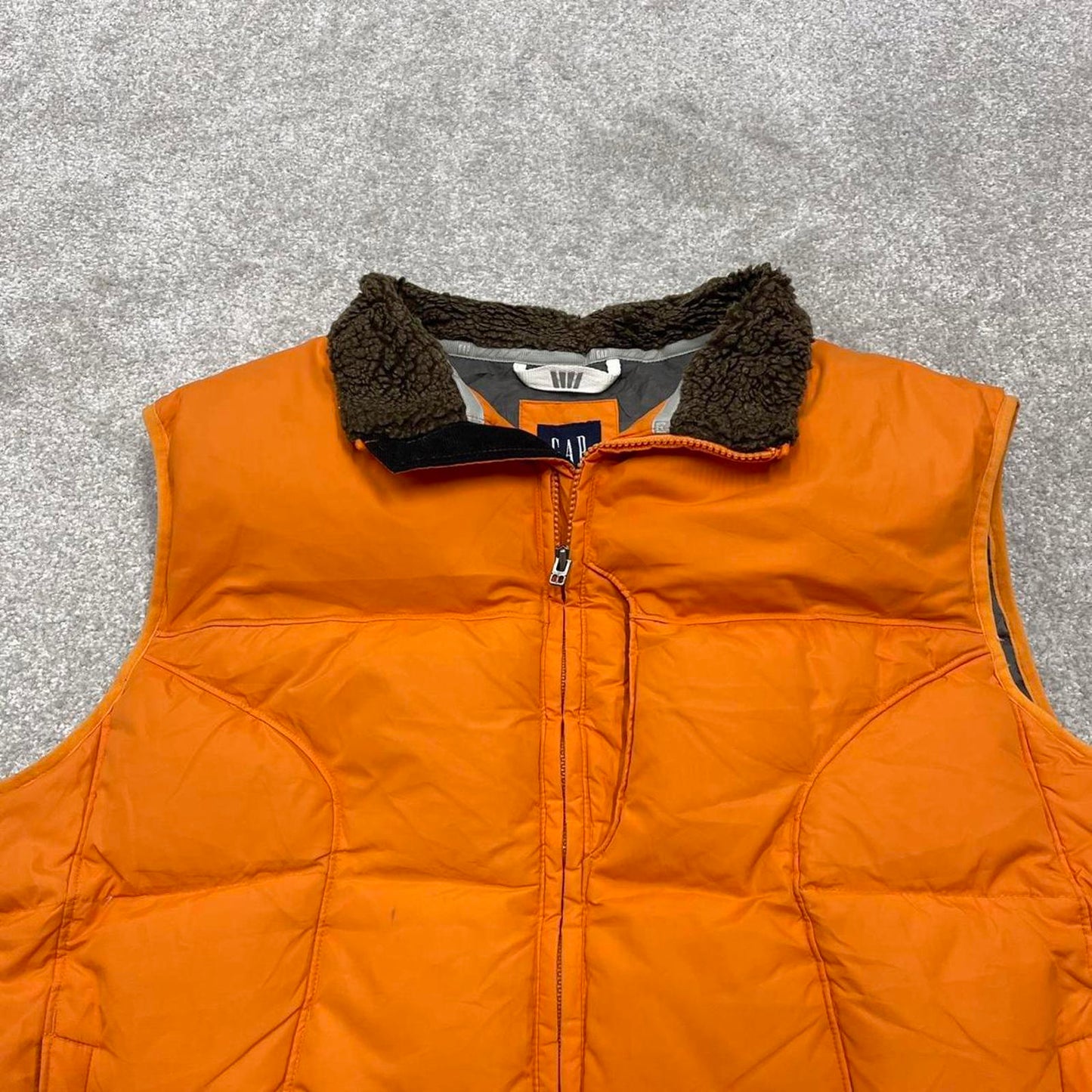 Y2K GAP technical puffer gilet M men’s orange full zip padded vest outdoors hiking autumn
