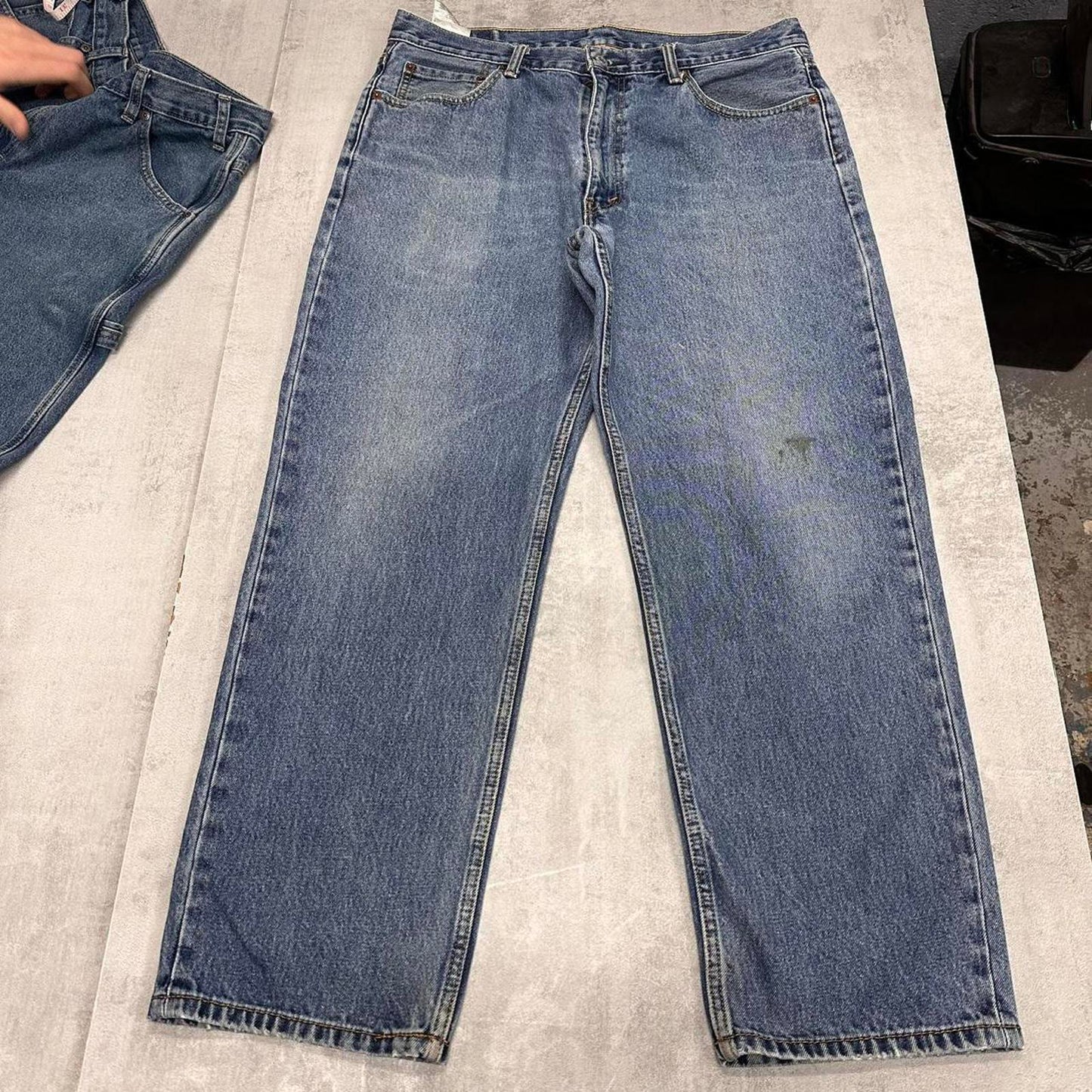 Blue Levis 550 jeans W36 L30 loose 90s style denim red tab logo skater style jeans