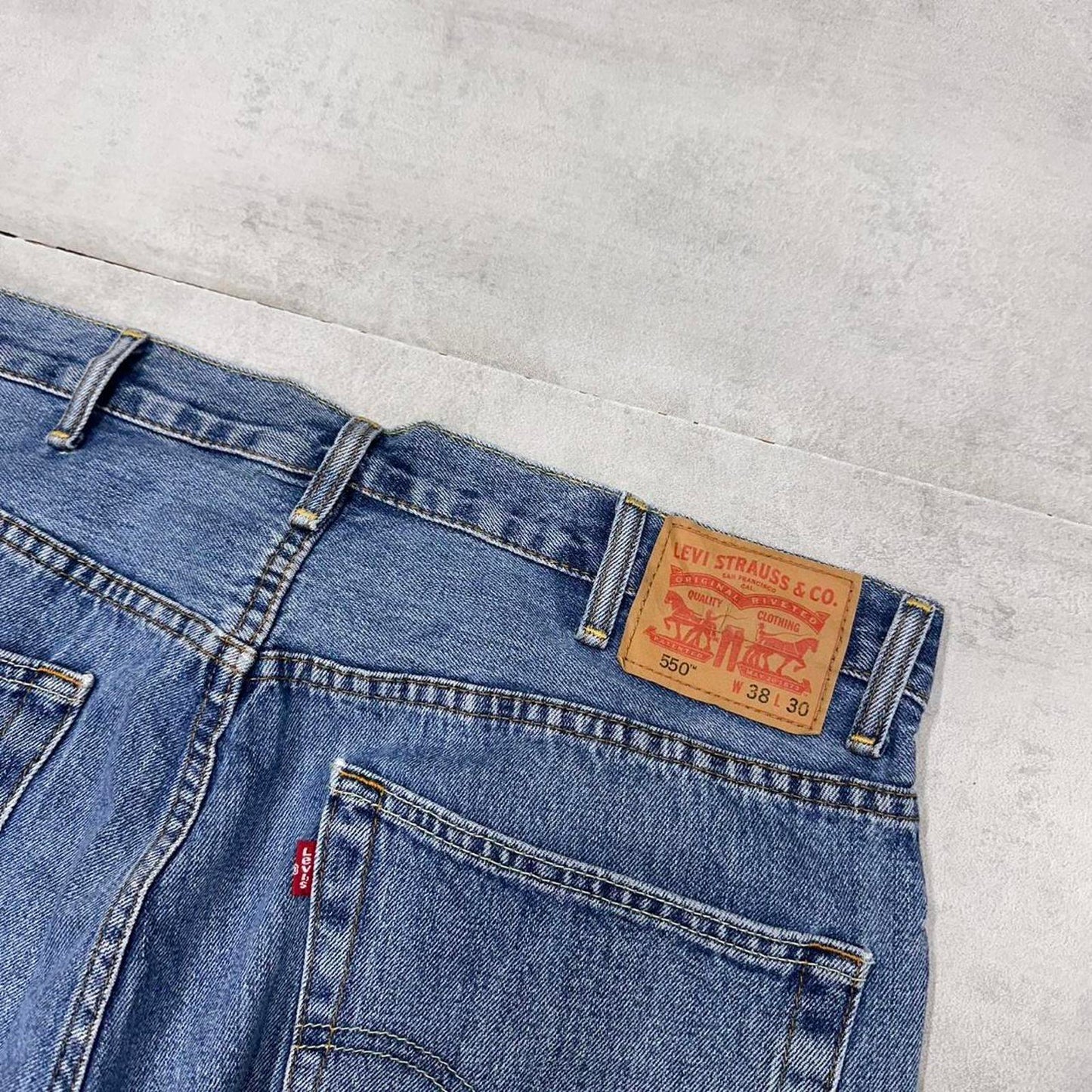 Levis 550 jeans W38 L30 loose blue denim skater style