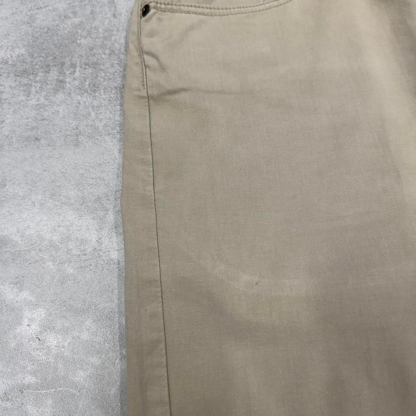 Mens Beige Levis shorts W32