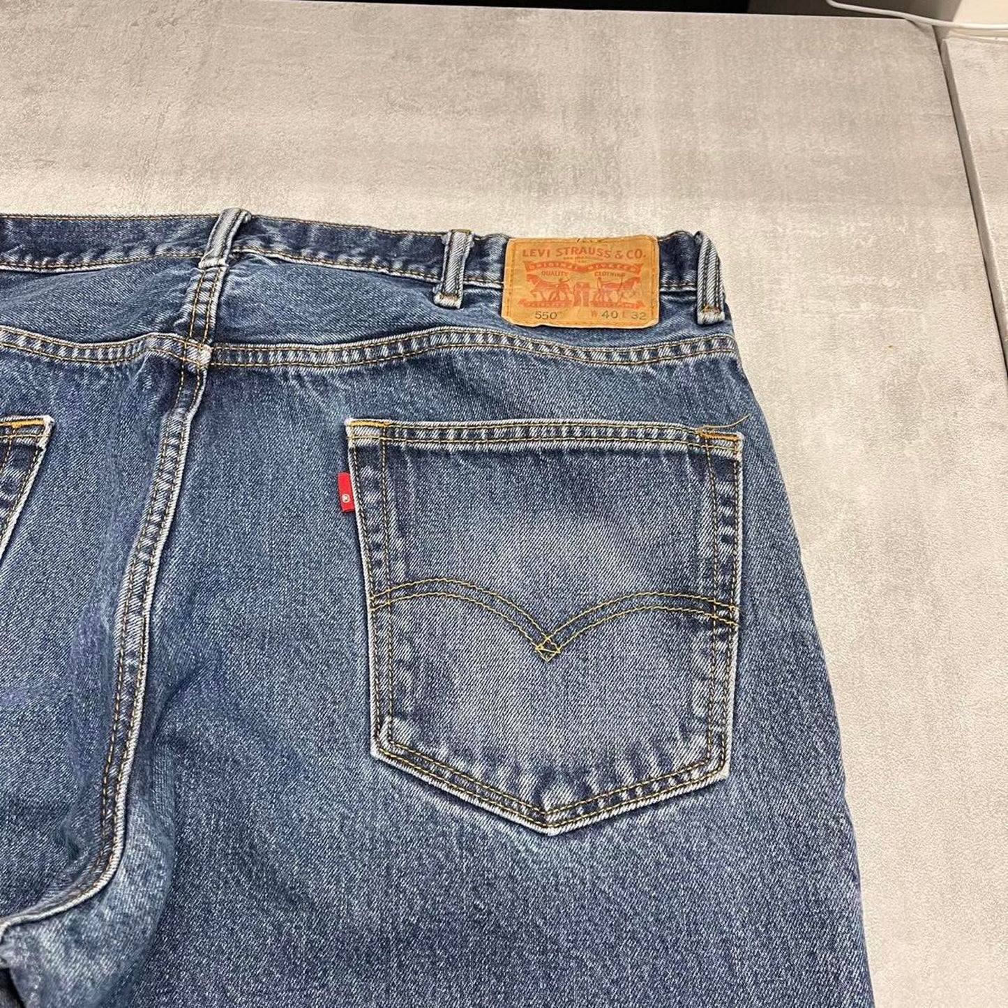 Baggy blue Levis 550 jeans W40L32 skater 90s style jeans red tab logo