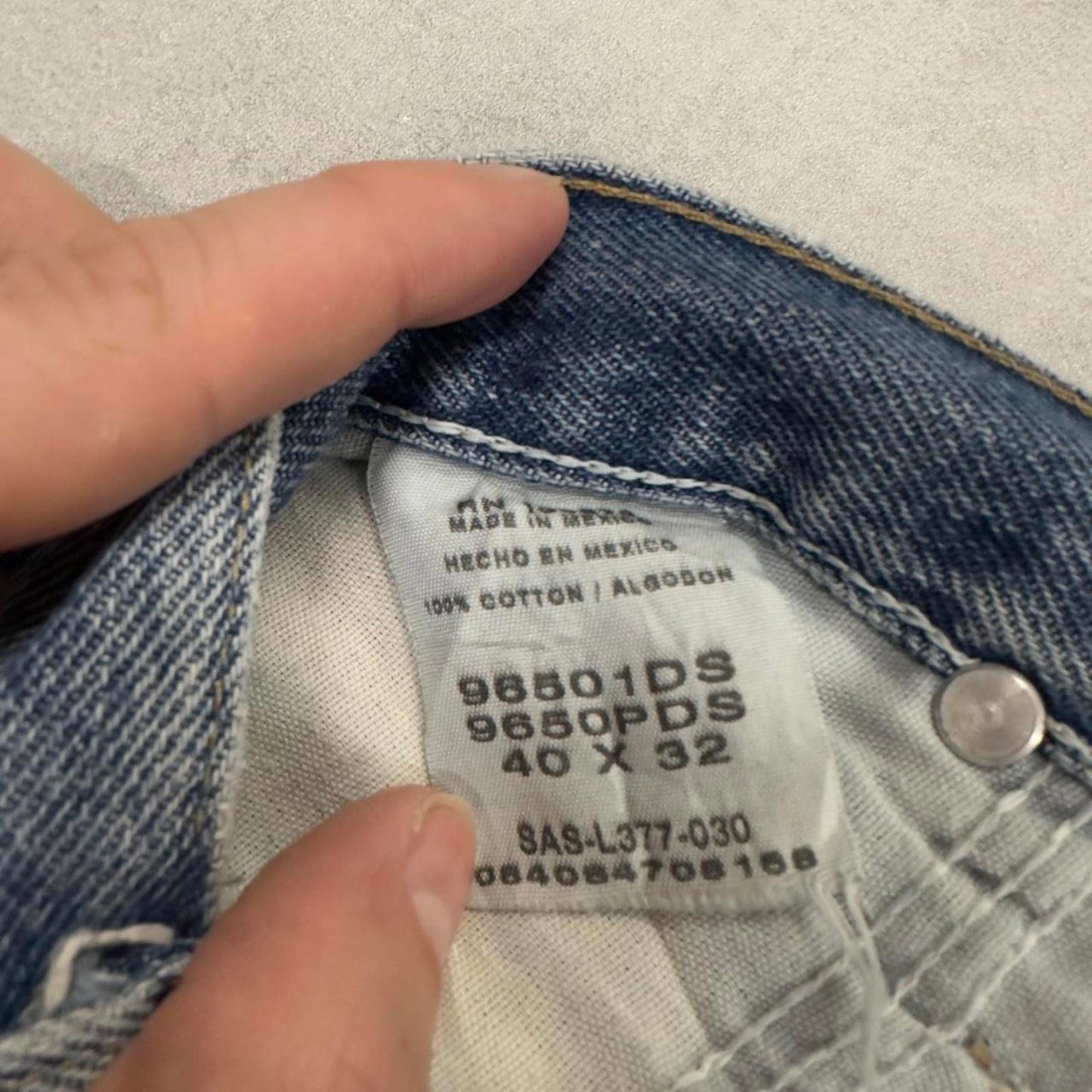 Mens Loose Wrangler jeans W40 L32