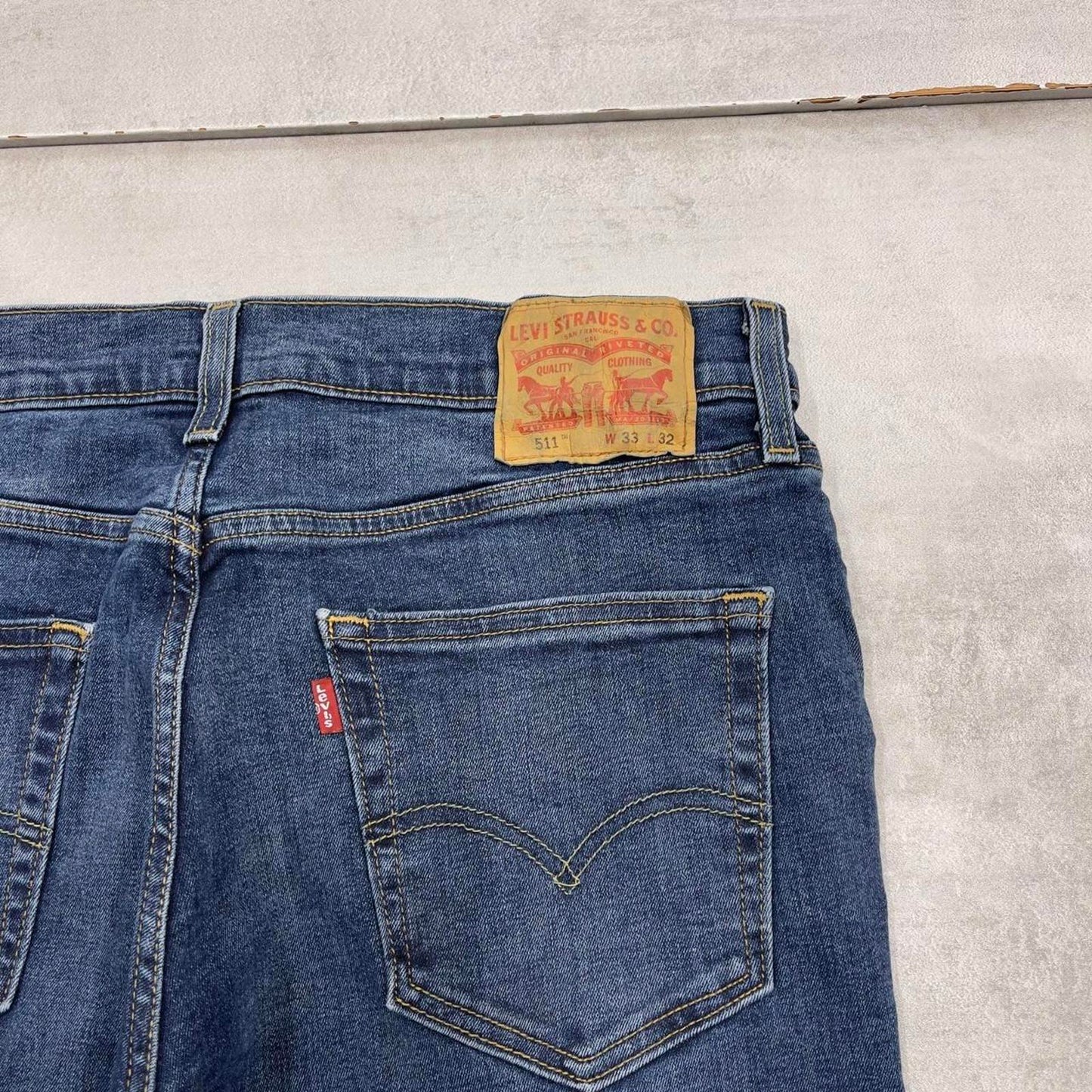 Mens Levi’s jorts W33