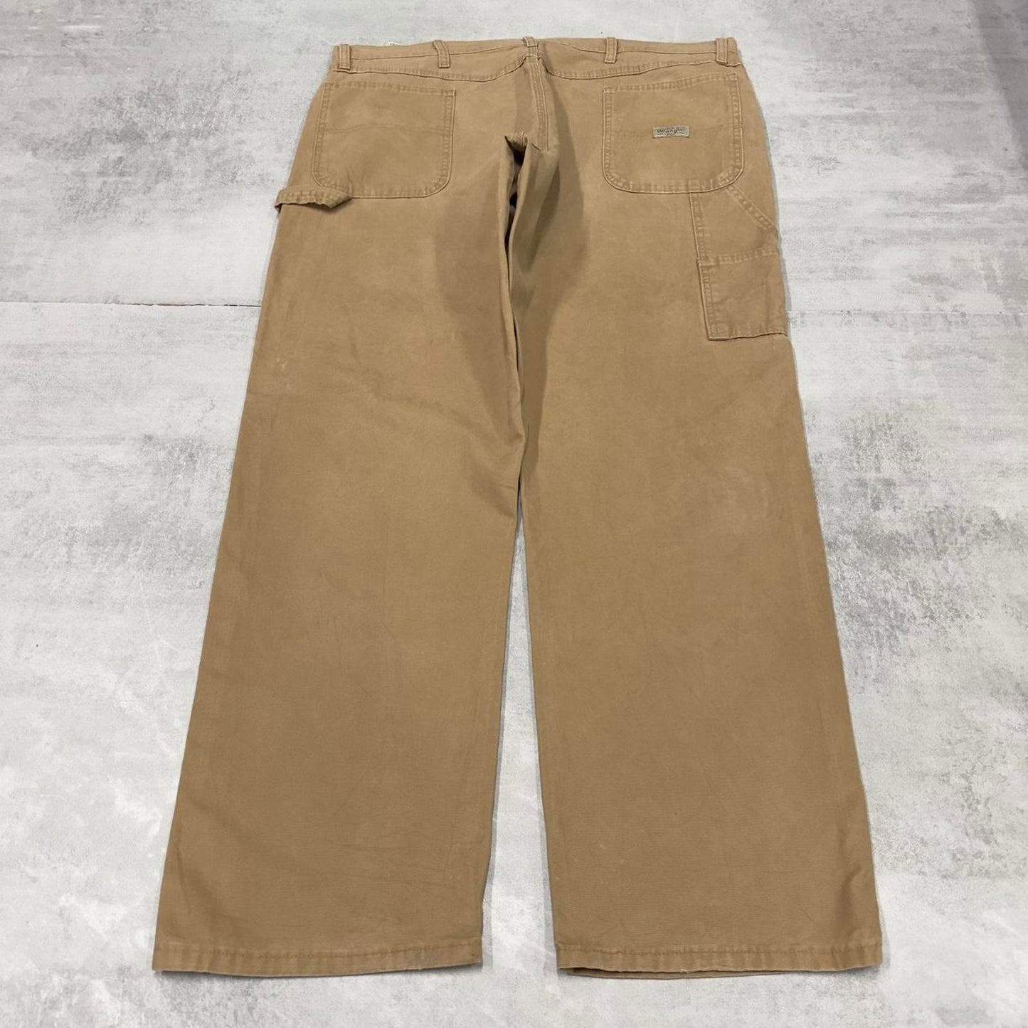 Tan Wrangler carpenter pants W42L32 loose cargo skater style trousers
