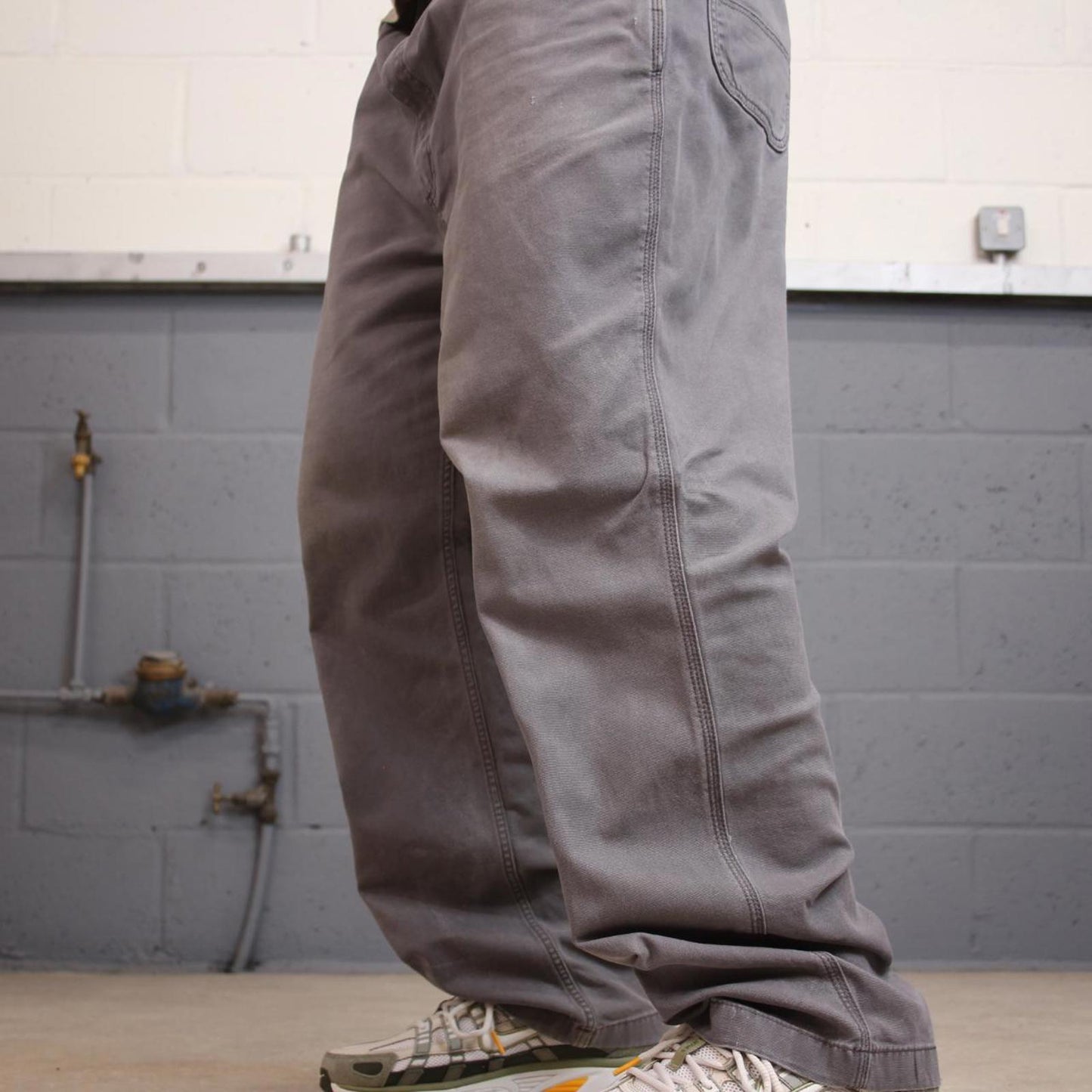 Grey Carhartt carpenter pants W42L30