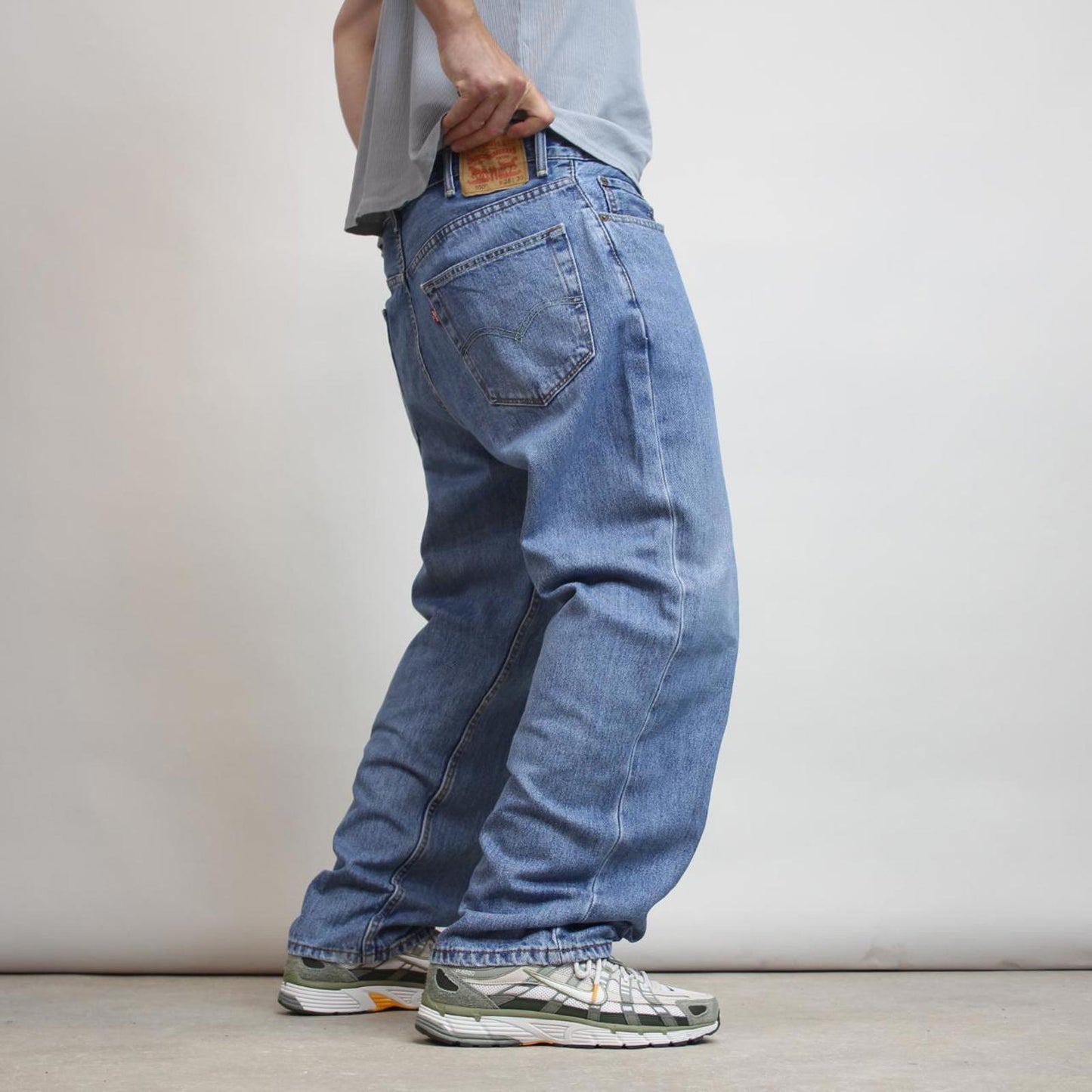 Levis 550 jeans W38 L30 loose blue denim skater style