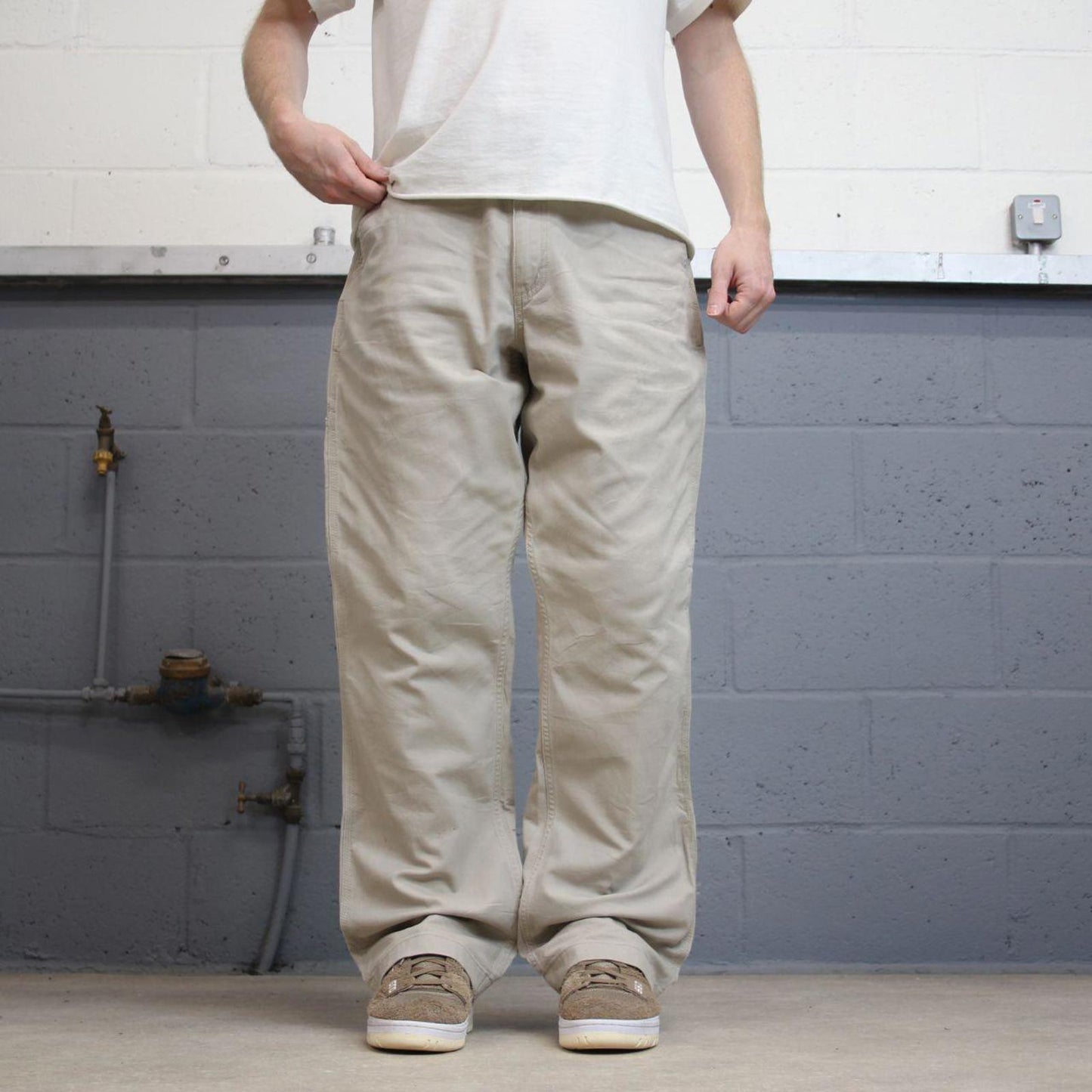 Beige Carhartt carpenter pants W36L32 relaxed fit 90s skater style cargos