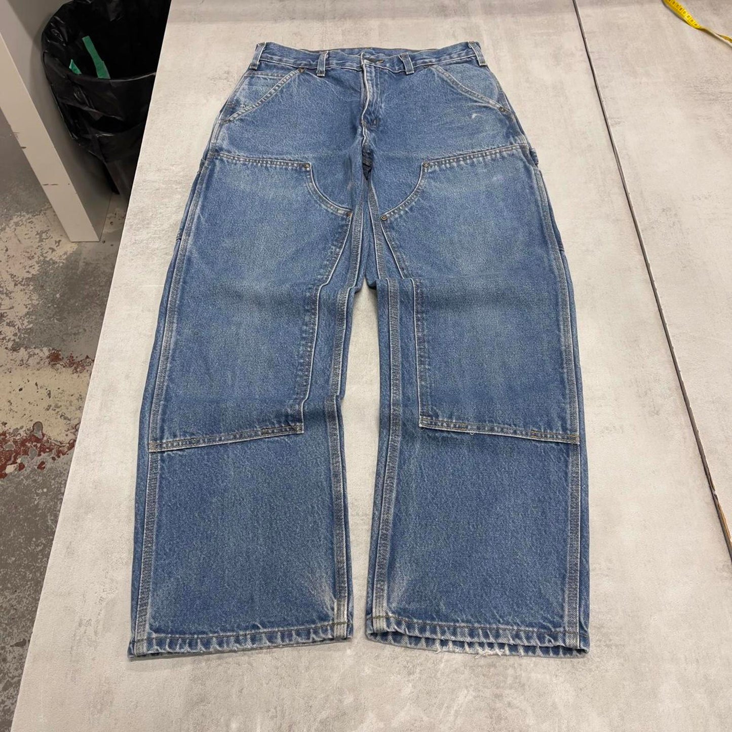 Baggy blue Carhartt double knee carpenter jeans W38L32 90s style thick denim wide leg cargos