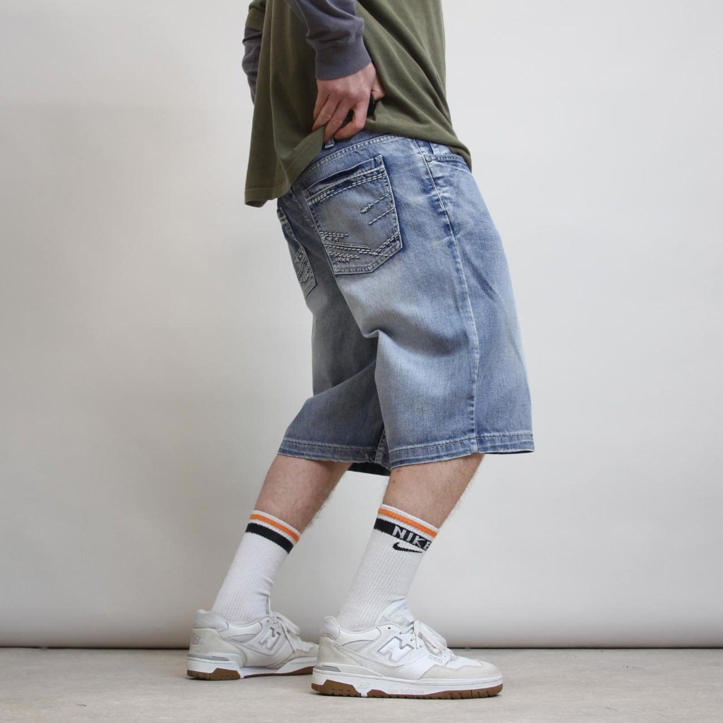 Baggy embroidered denim shorts W38