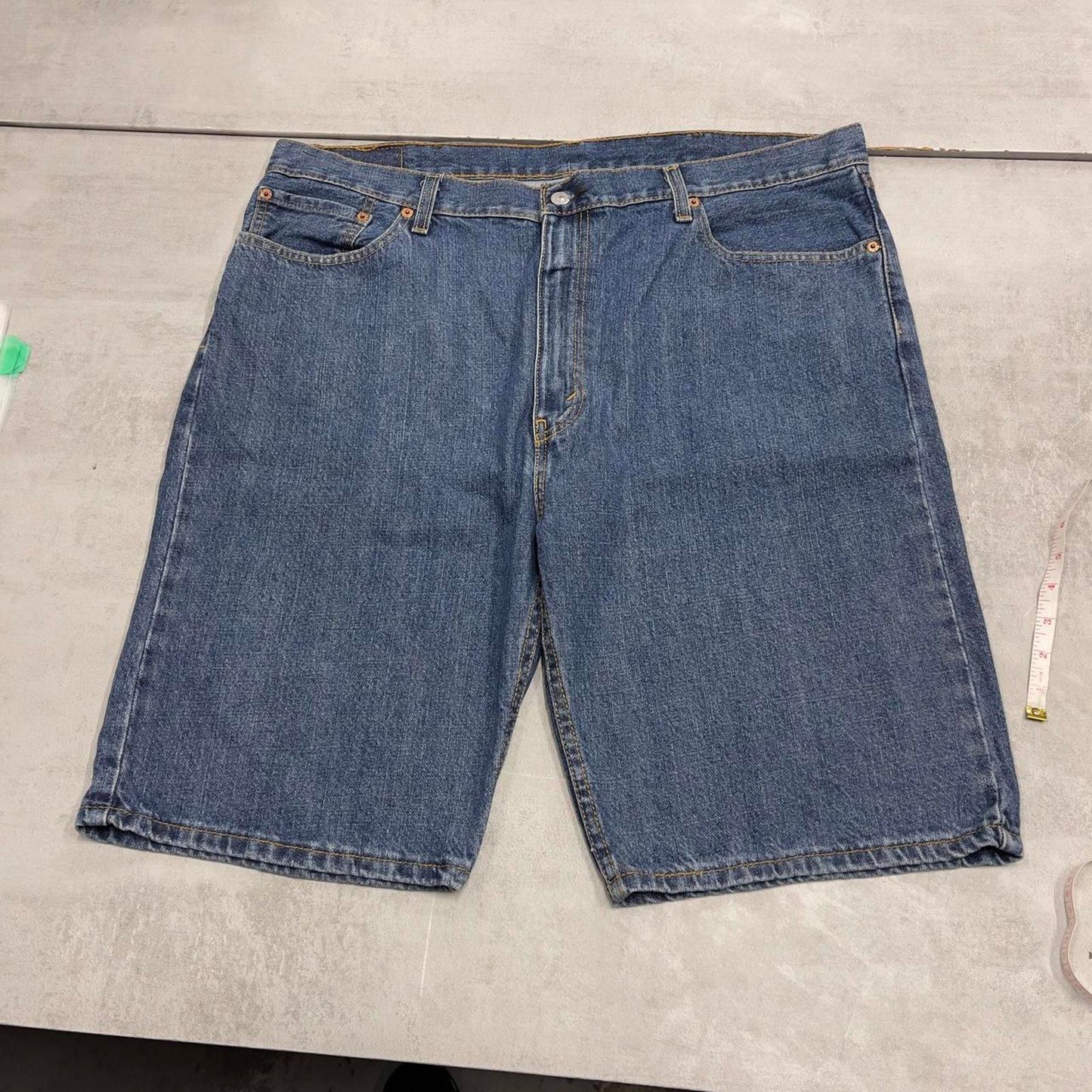 Levi's jean shorts W40
