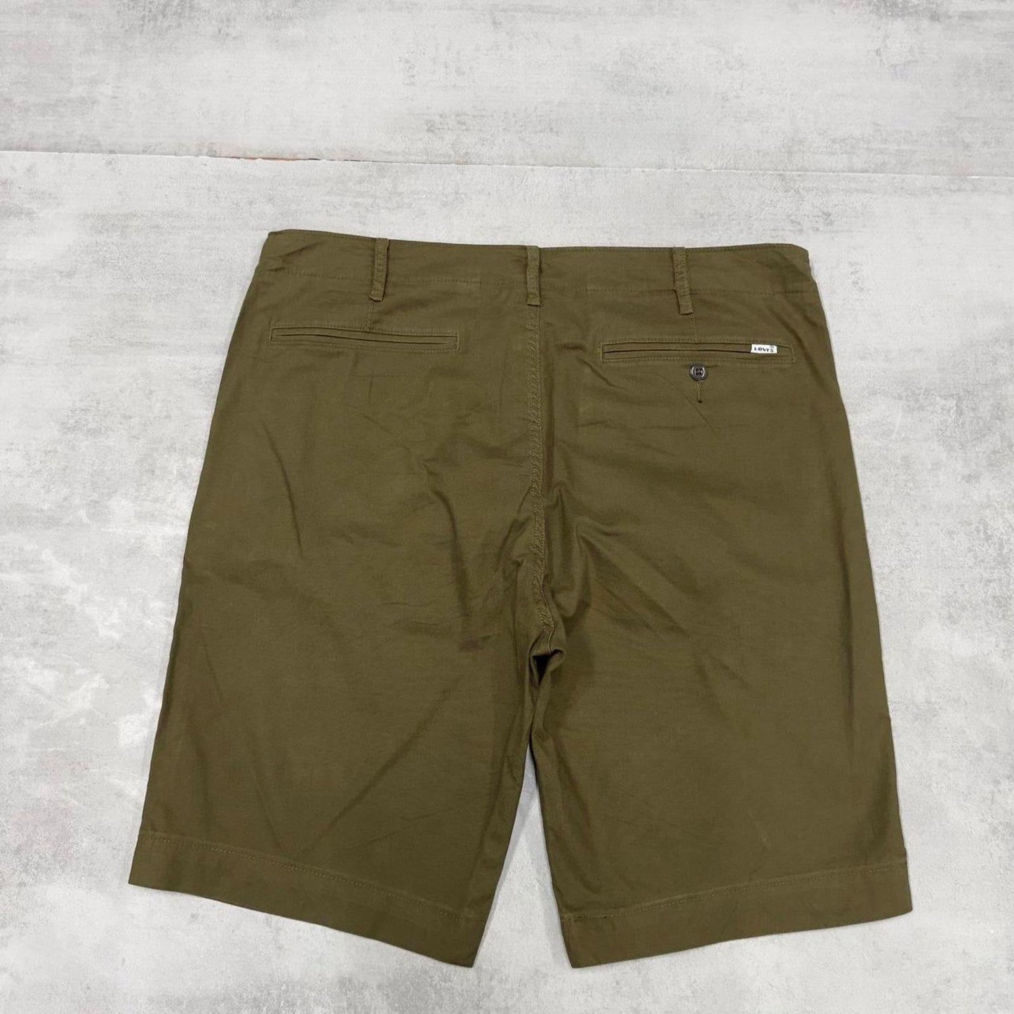 Mens Khaki Levi’s shorts W36