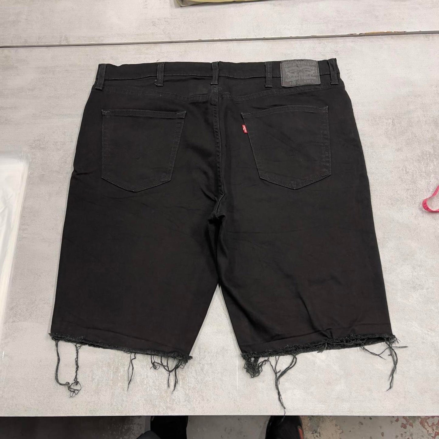 Black Levi’s jorts W40
