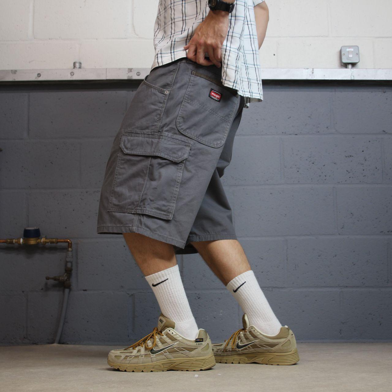 Wrangler baggy cargo shorts grey W40 canvas summer holiday utility