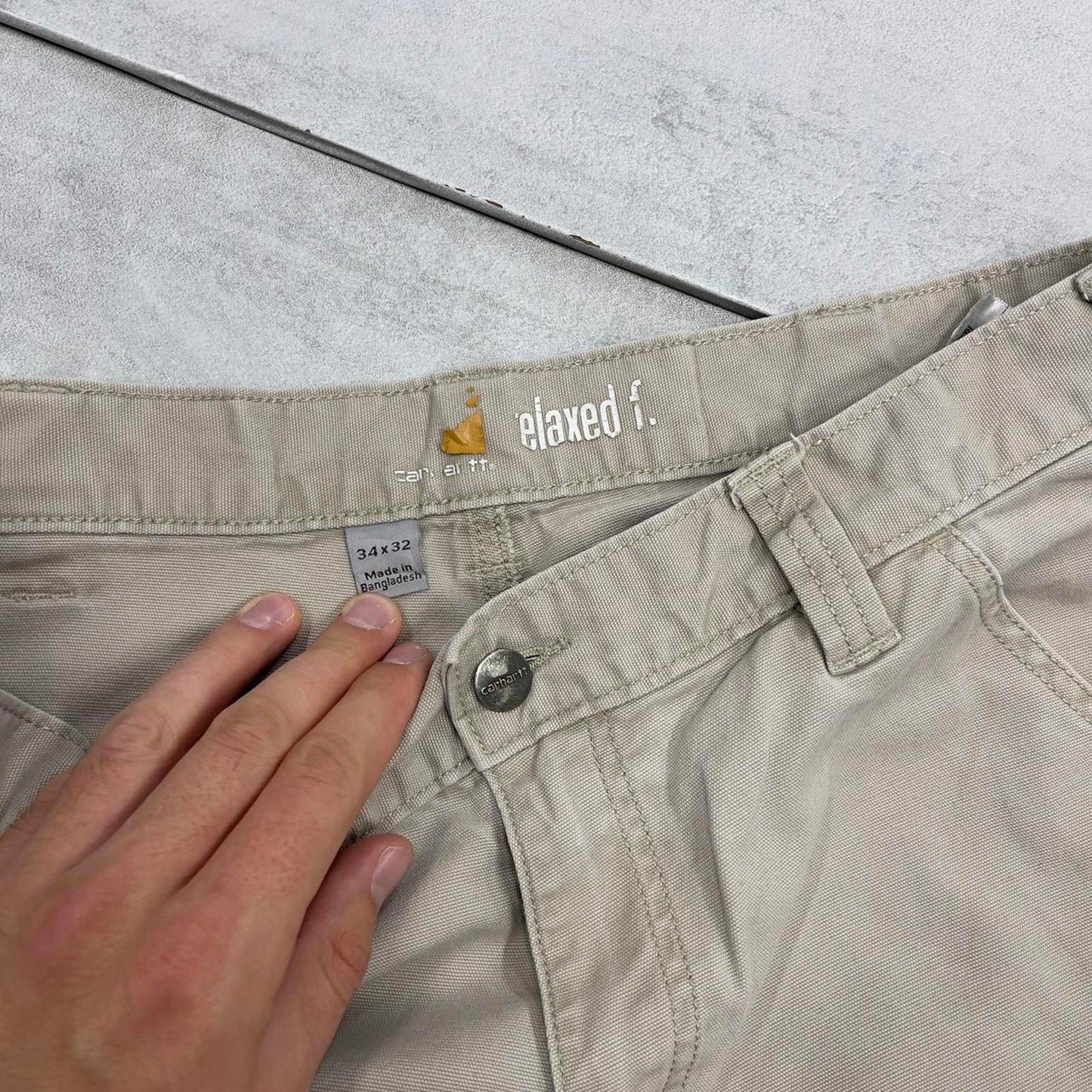 Beige Carhartt carpenter pants W34L32 relaxed fit 90s skater style cargos
