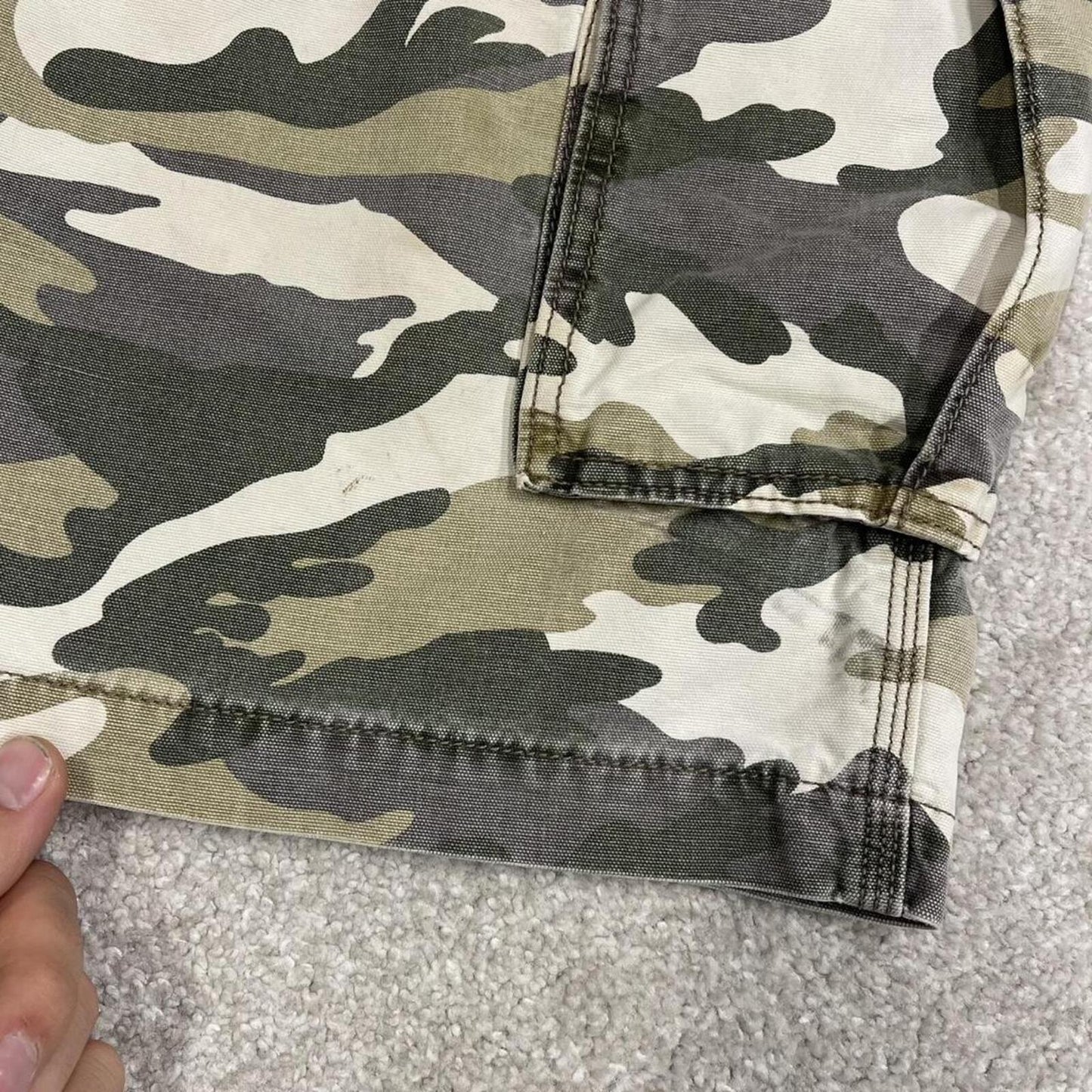 Carhartt baggy camo cargo shorts canvas green Camouflage relaxed fit skate style summer shorts