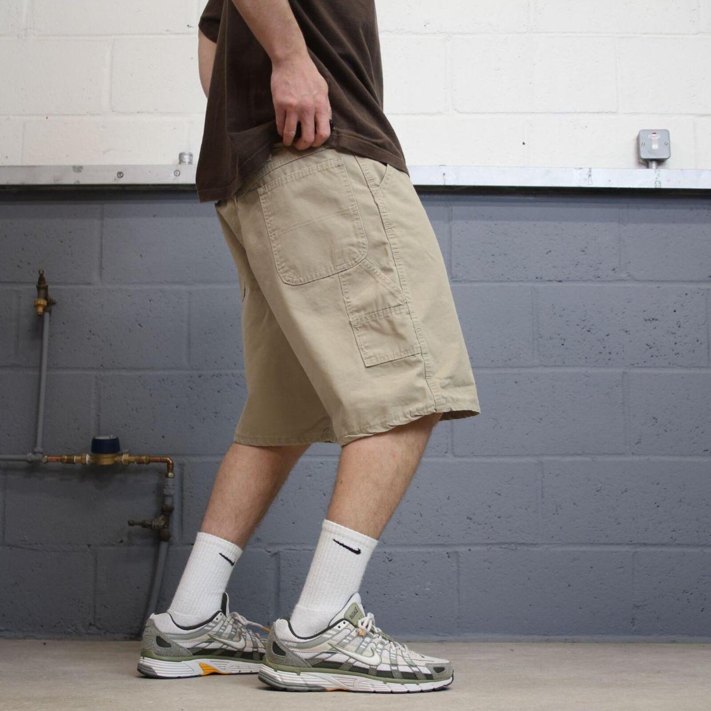 Y2K Wrangler carpenter shorts loose khaki beige W38 Cargo style summer festival shorts