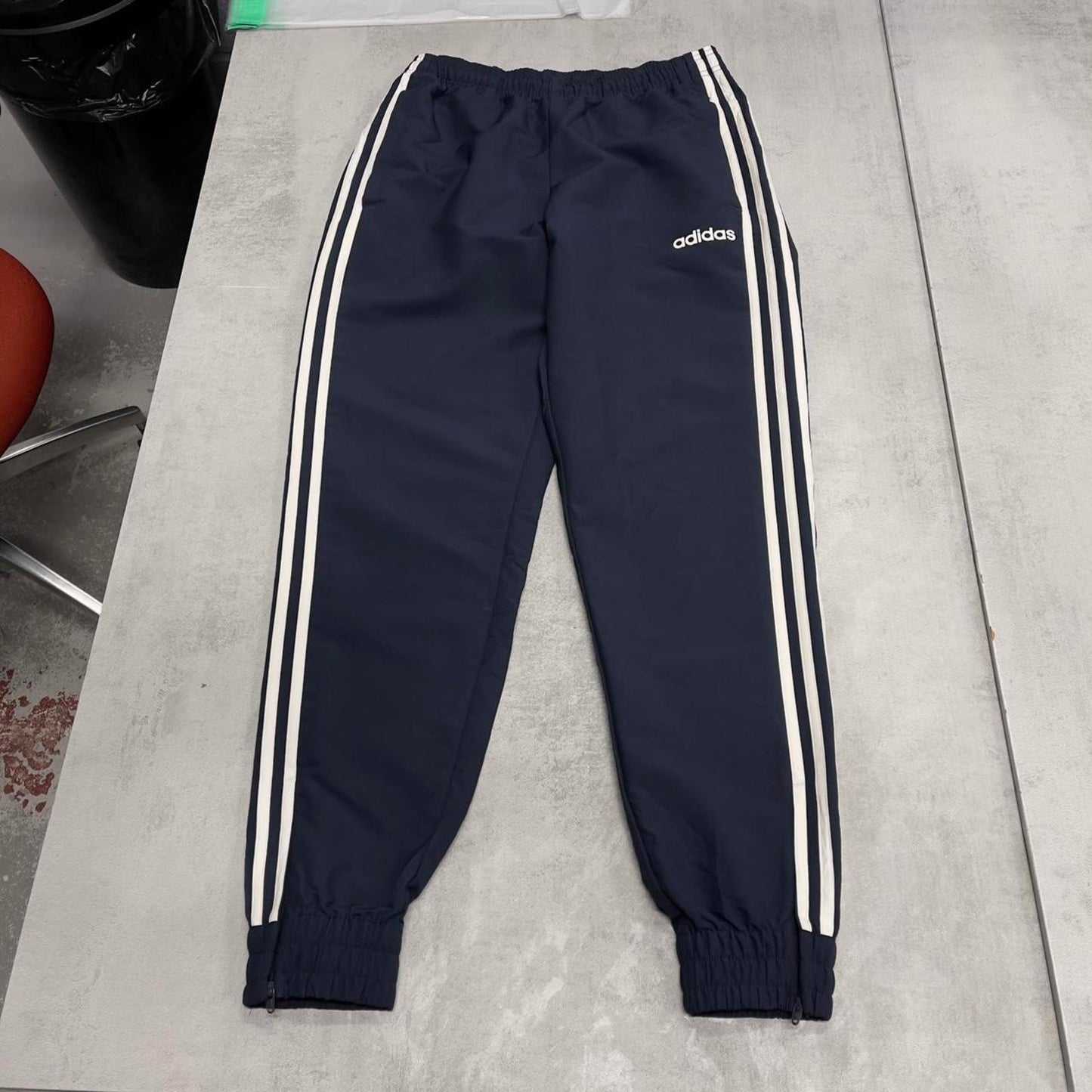 Adidas tracksuit bottoms Medium trackies joggers side stripes y2k style