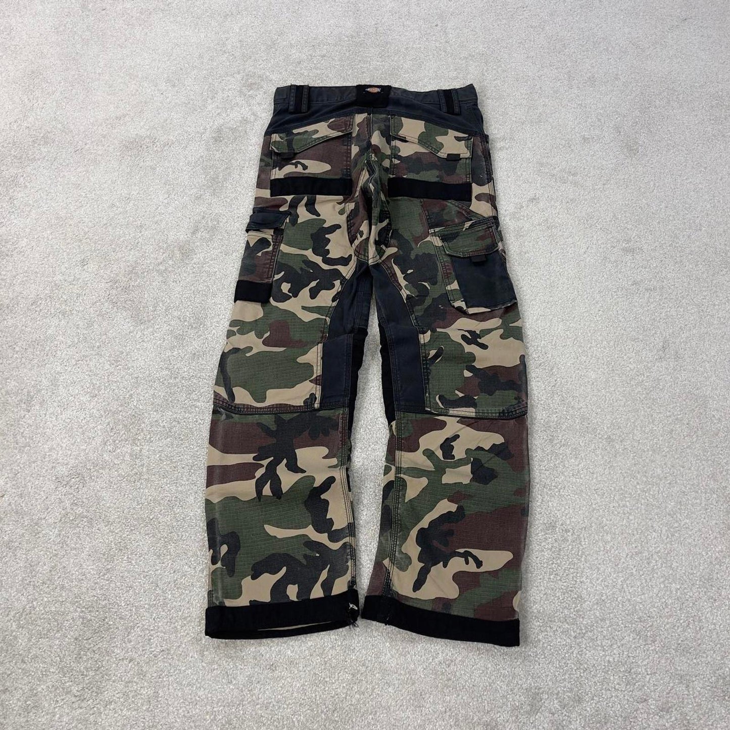 Camo Dickies cargo pants W30L32 faded green camouflage loose y2k style carpenter trousers