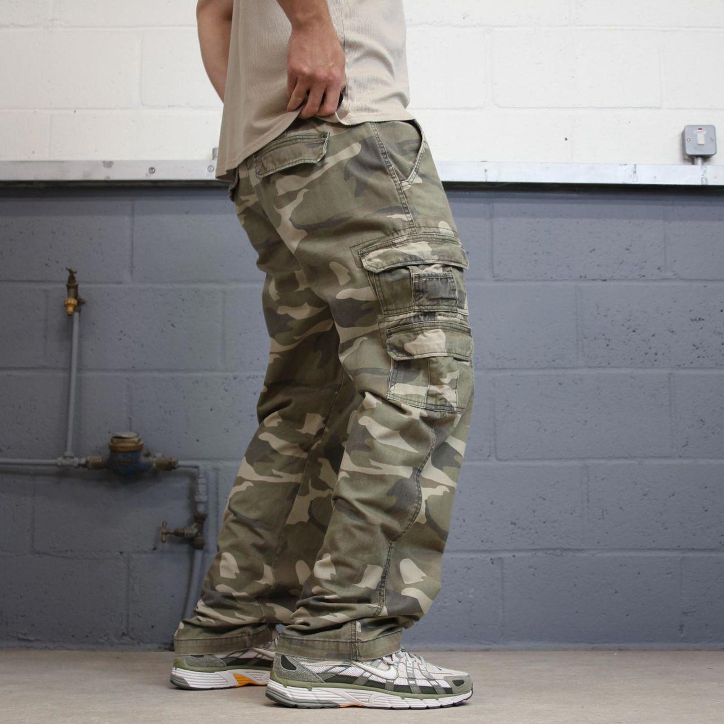 Baggy camo Iron Co. cargo pants W36L34 Khaki camouflage loose y2k style carpenter trousers