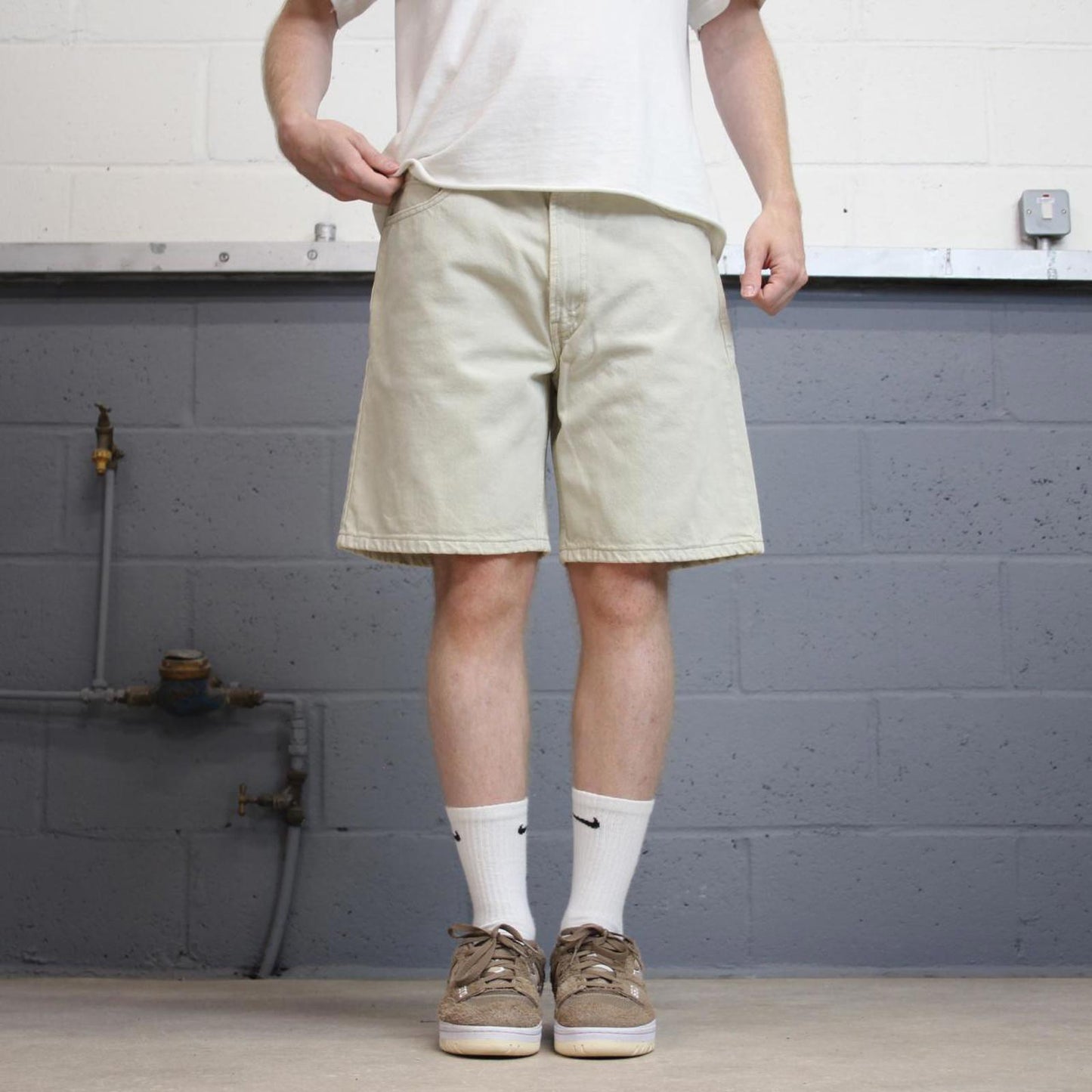 Vintage mens Levi’s 550 jorts W34