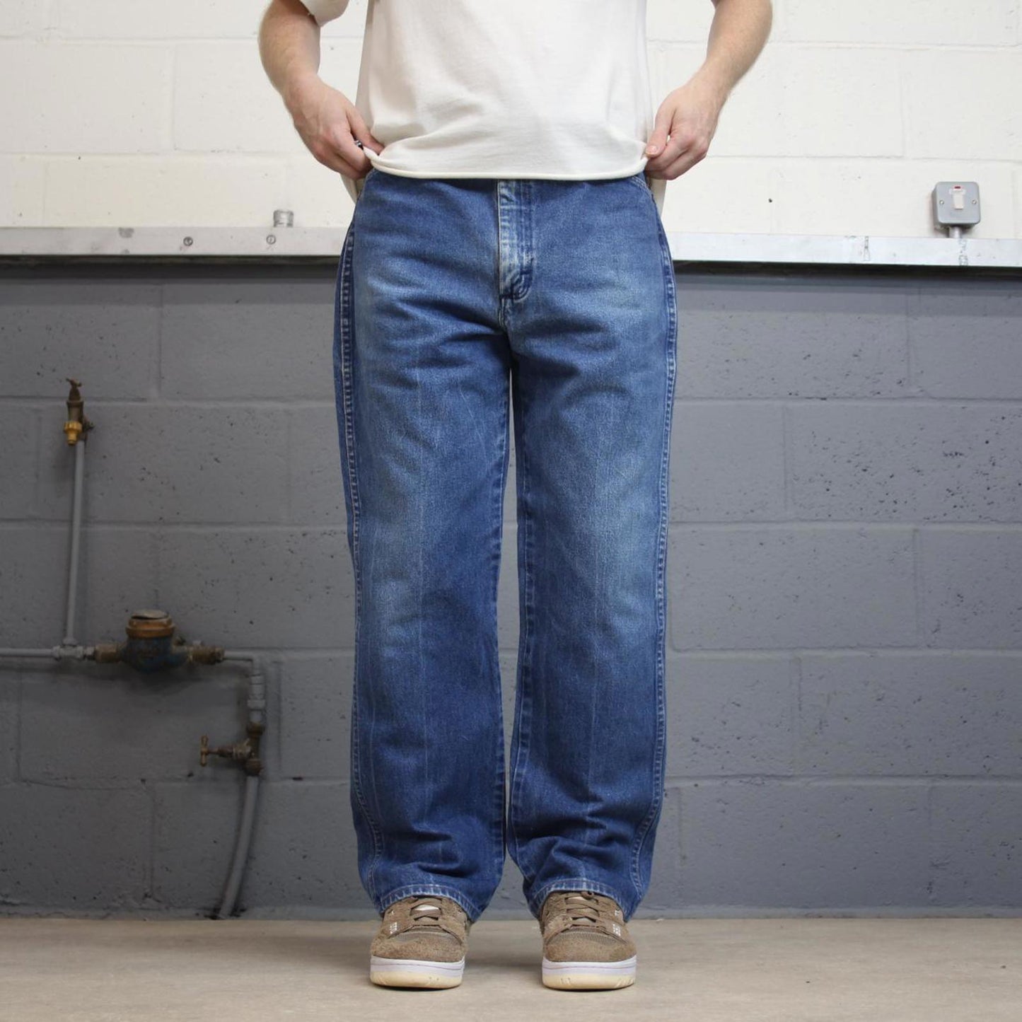Vintage Wrangler jeans W38L30 mens blue 5 pocket denim jeans