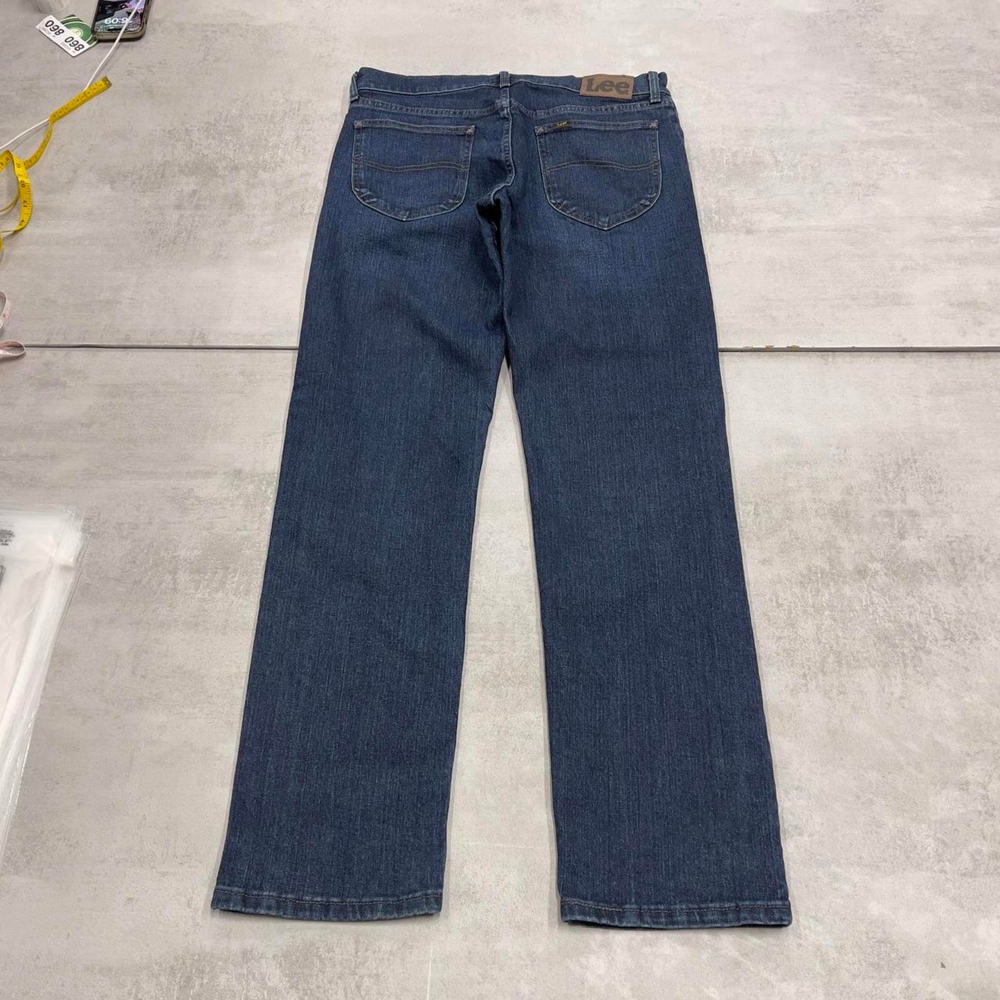 Blue Lee jeans W32L32 straight leg denim jeans waist patch