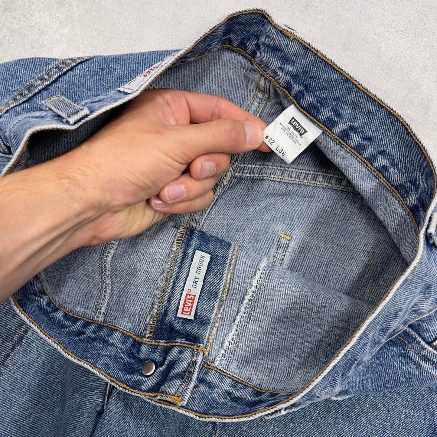 Vintage baggy Levi's Dry Goods carpenter jeans W32L36 1990s blue skater thick denim cargos paper tag