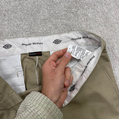 Beige Dickies cargo pants W34L30 twill style 90s skater work pants loose American workwear