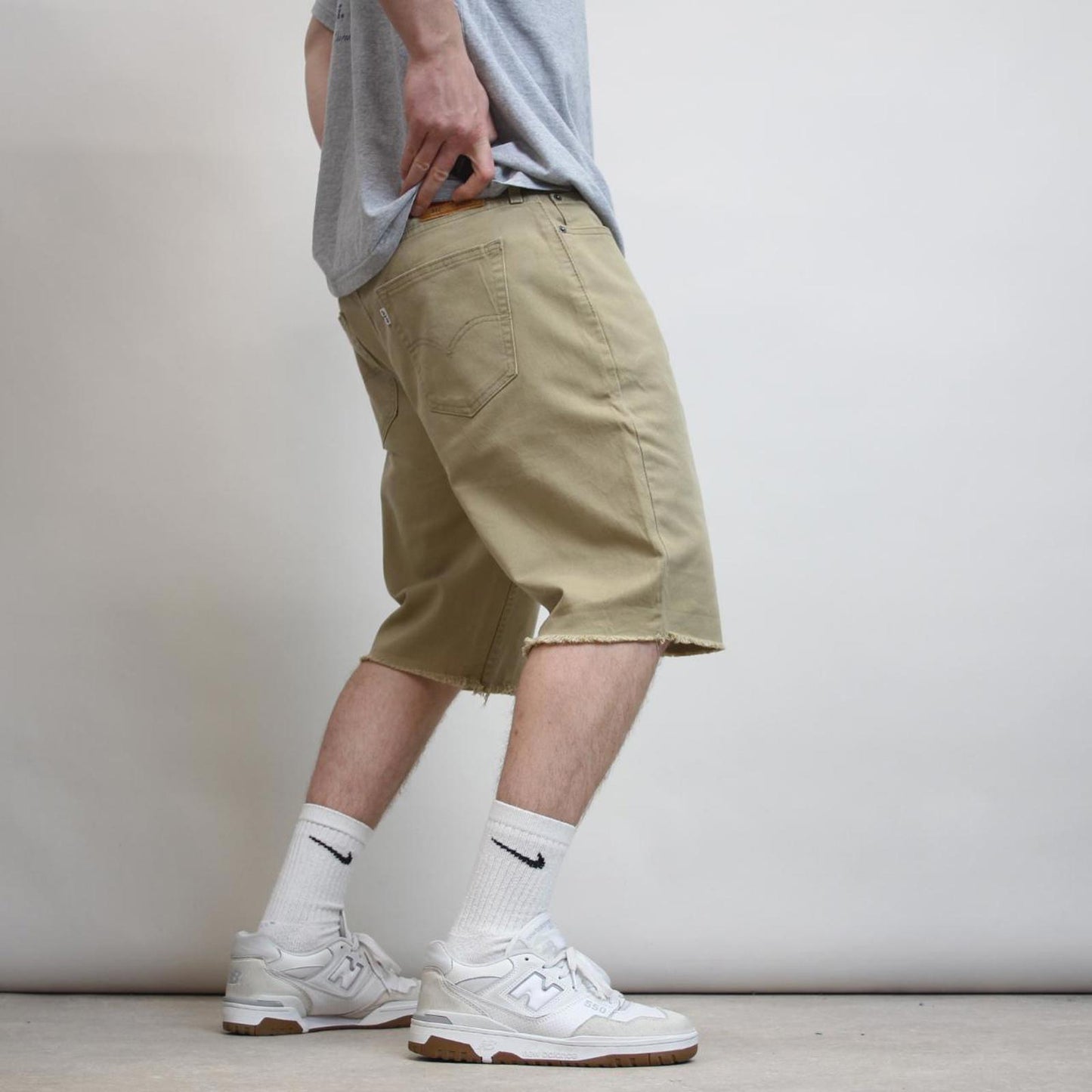 Mens Levi’s jorts W42