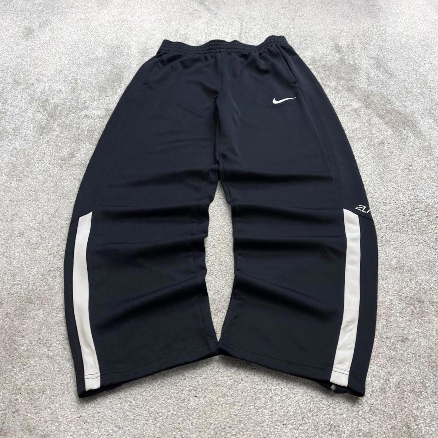 Black baggy Nike trackies Medium y2k style Dri-Fit joggers print Swoosh logo track pants