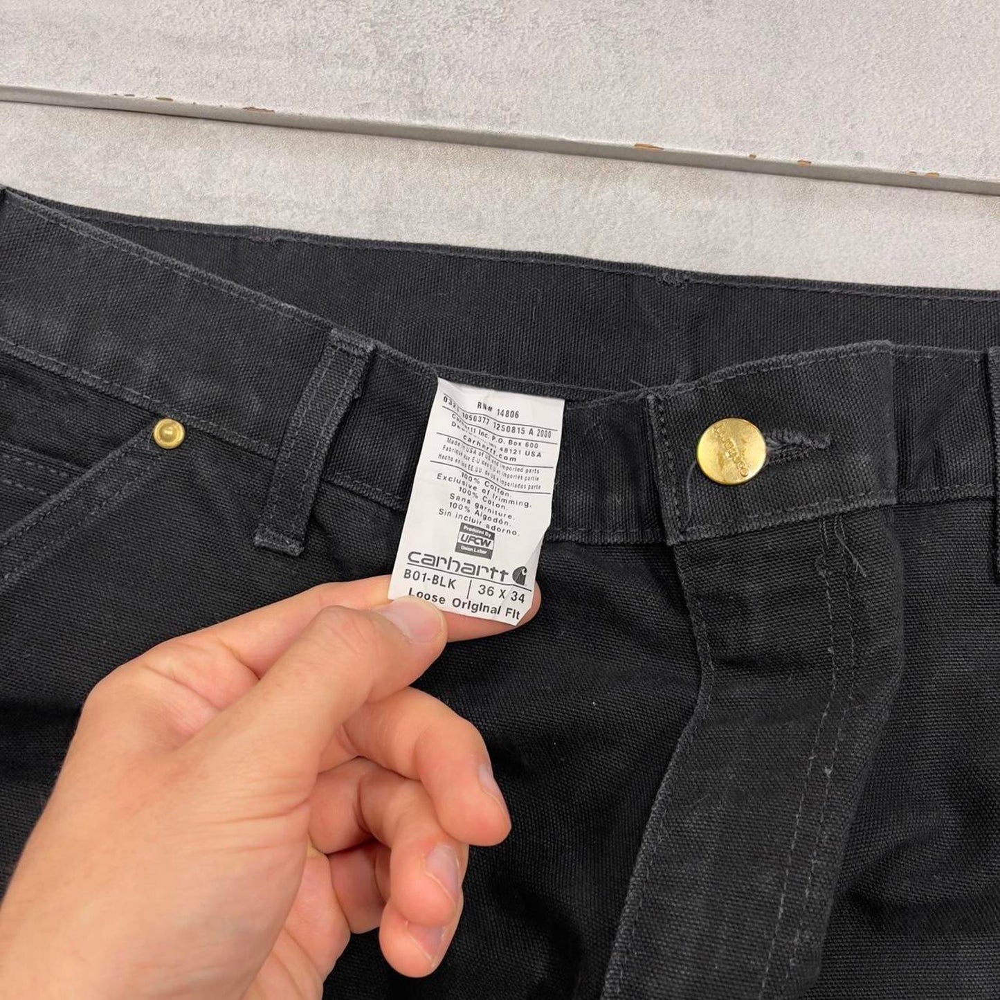 Black Carhartt double knee carpenter jeans W34L34 90s style thick canvas loose leg skater cargos
