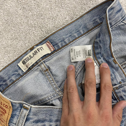 Y2K Levi’s 505 jeans straight leg light wash blue Straight fit 5 pocket pants red tab logo