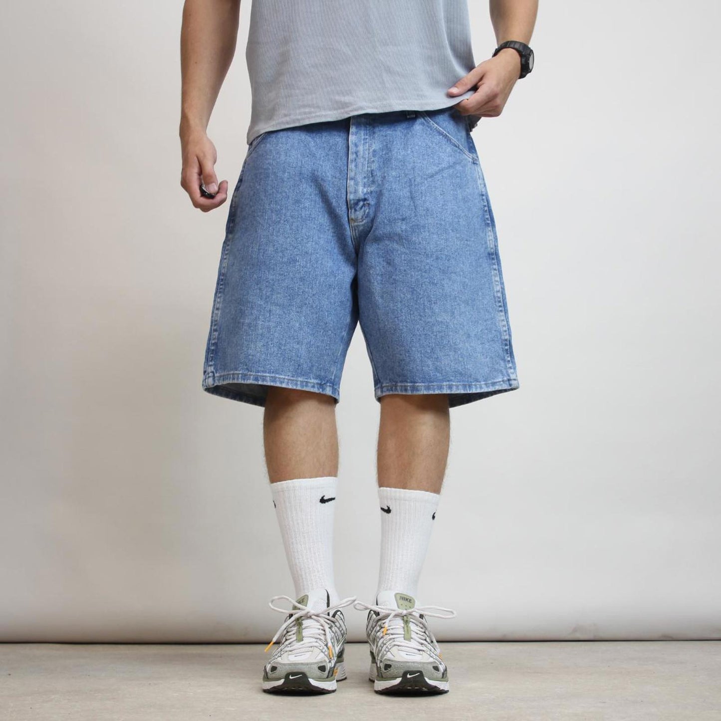Mens blue denim Wrangler jorts W38