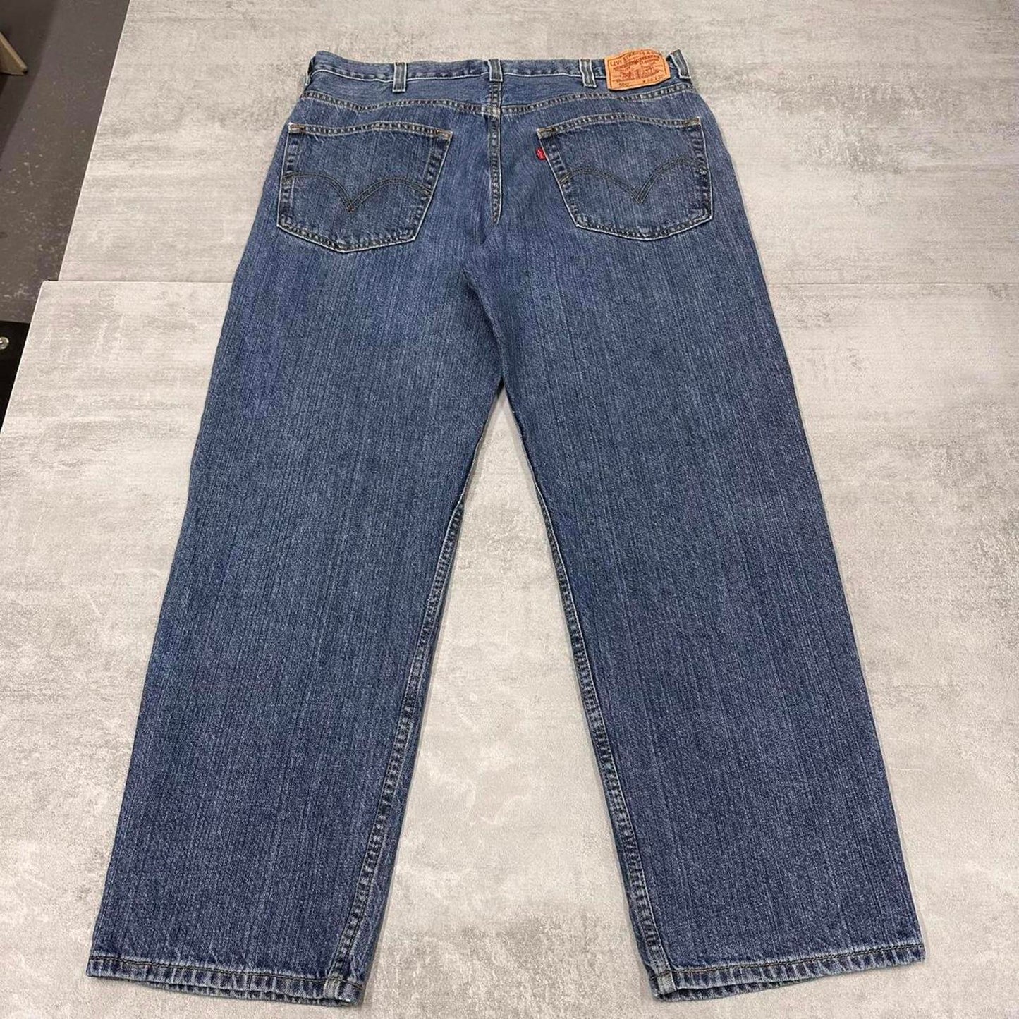 Blue baggy Levi's 550 jeans W38L30 loose denim