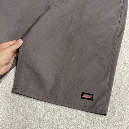Dickies baggy carpenter chino shorts y2k grey Long skater style surf shorts over knee