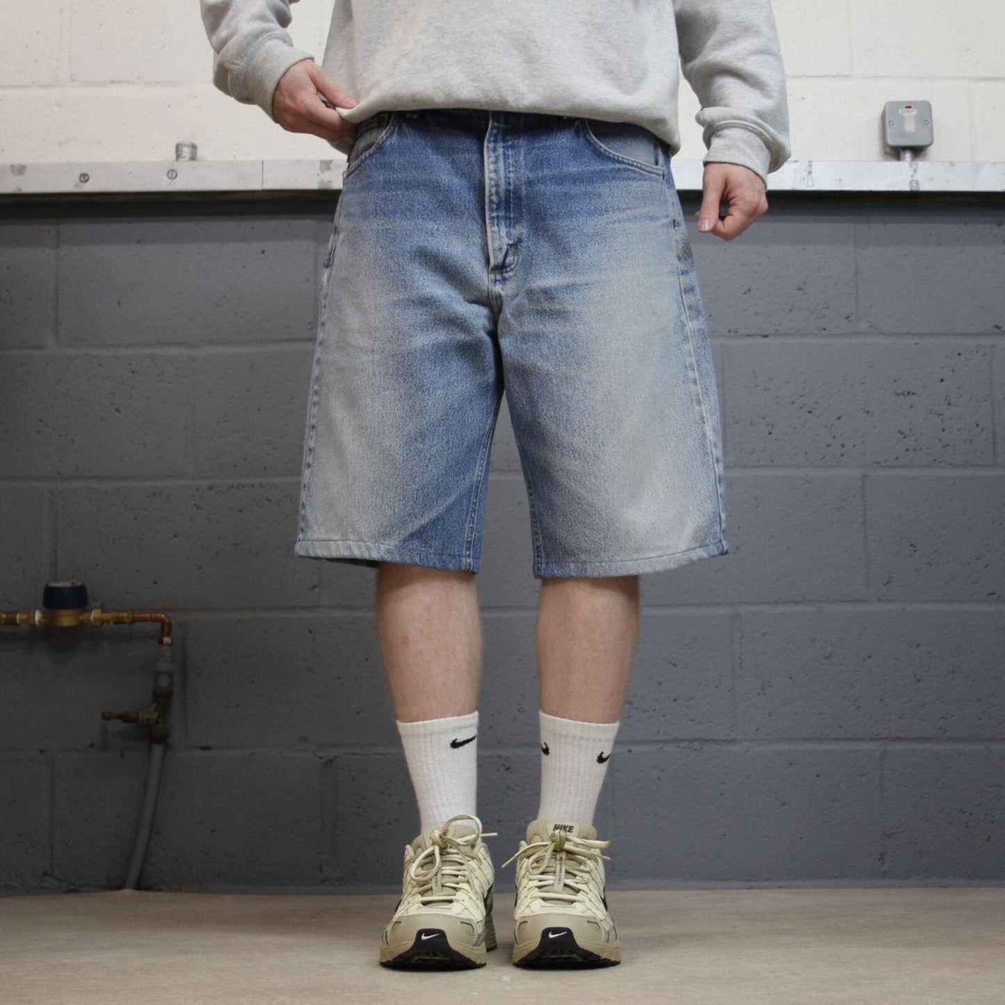 Carhartt denim shorts y2k faded blue Loose skater style work jorts