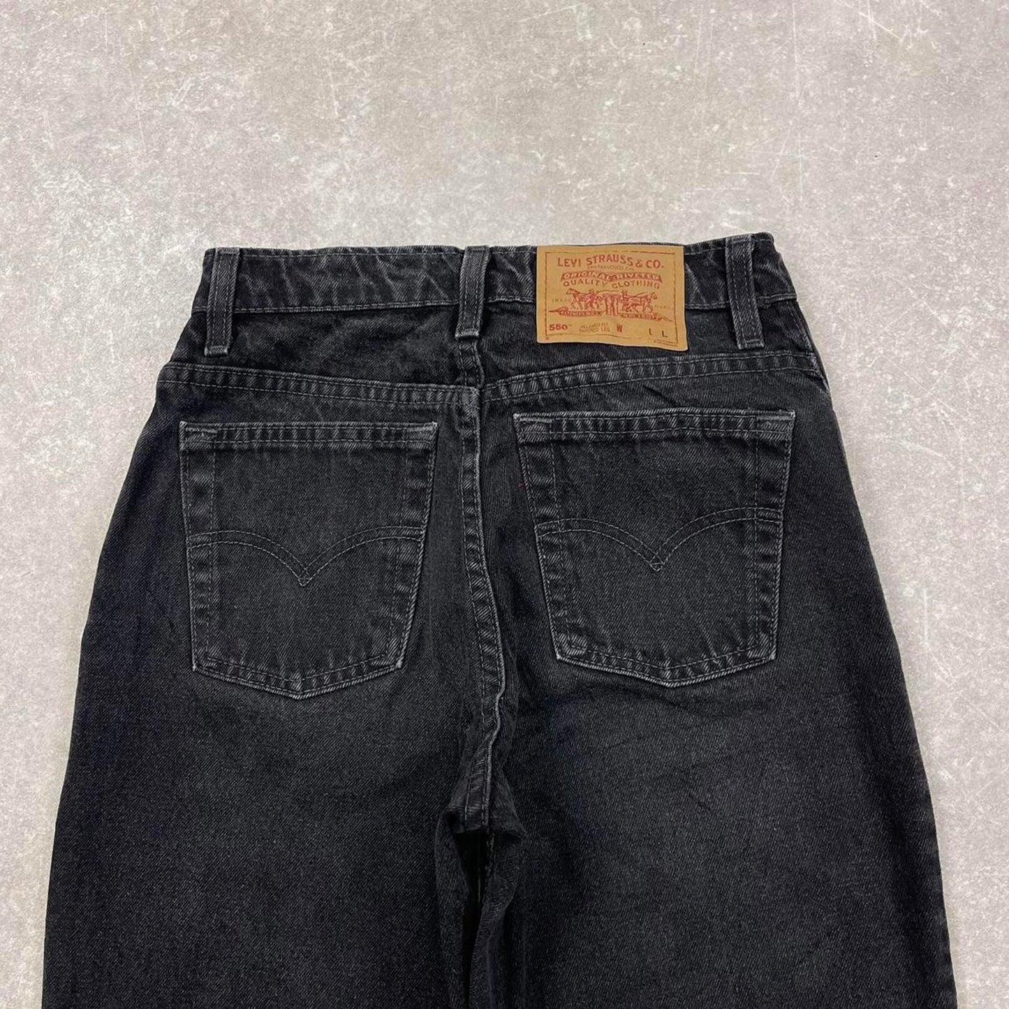 Black Levi's 550 jeans W26L32 size 7 Long women's denim pants 5 pocket casual autumn wear