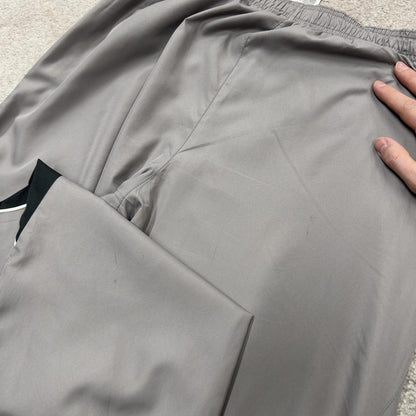 Y2K baggy Reebok tracksuit bottoms grey M Loose leg mesh lined casual 2000s style track pants