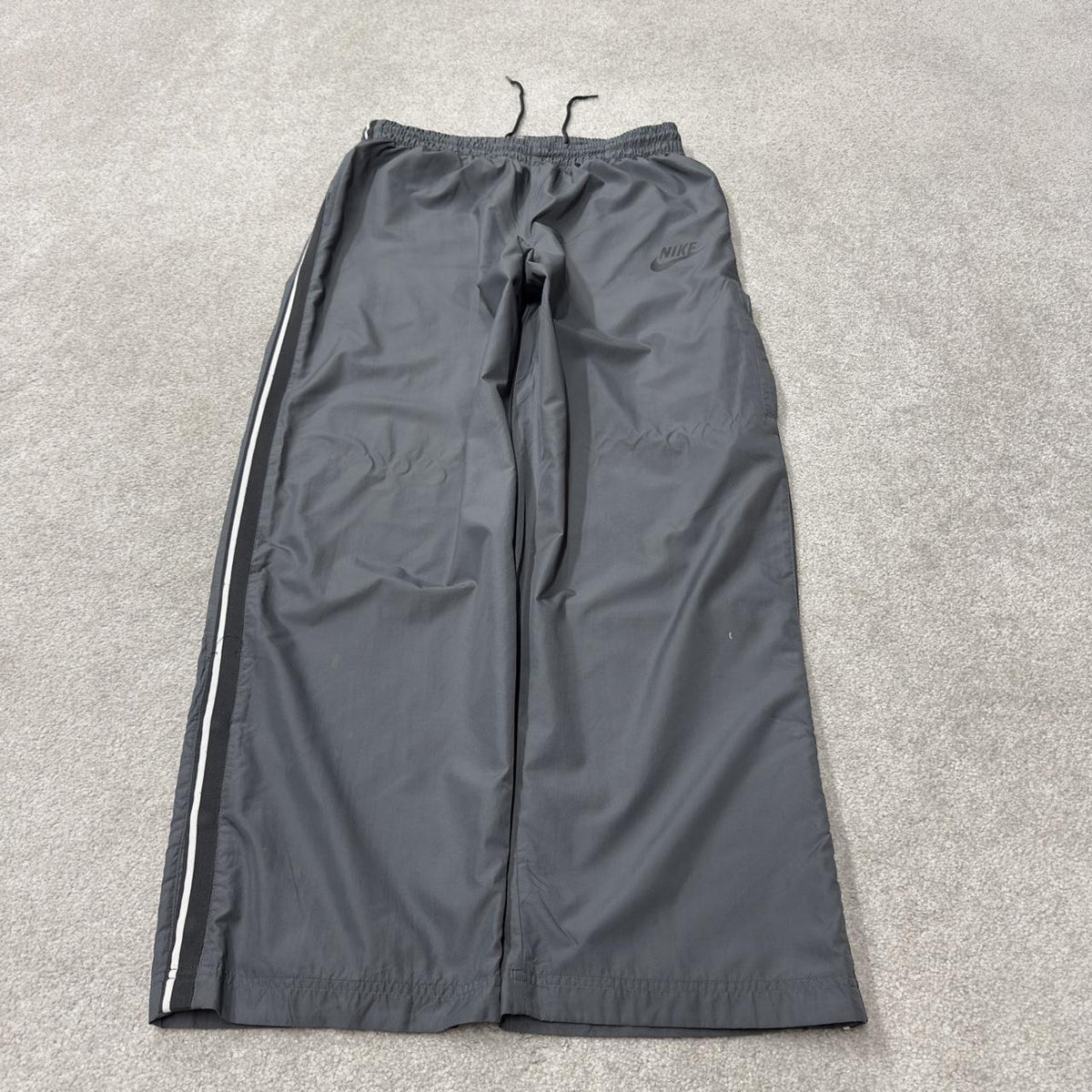 Y2K Nike baggy tracksuit bottoms grey wide leg XL Loose mesh lined drawstring casual track pants