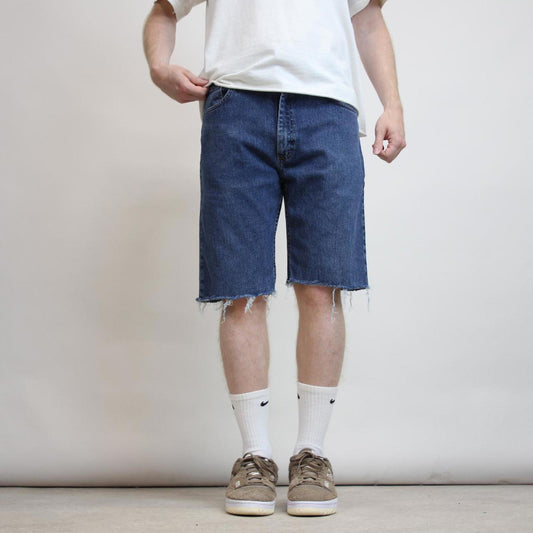 Loose Wrangler jorts W34