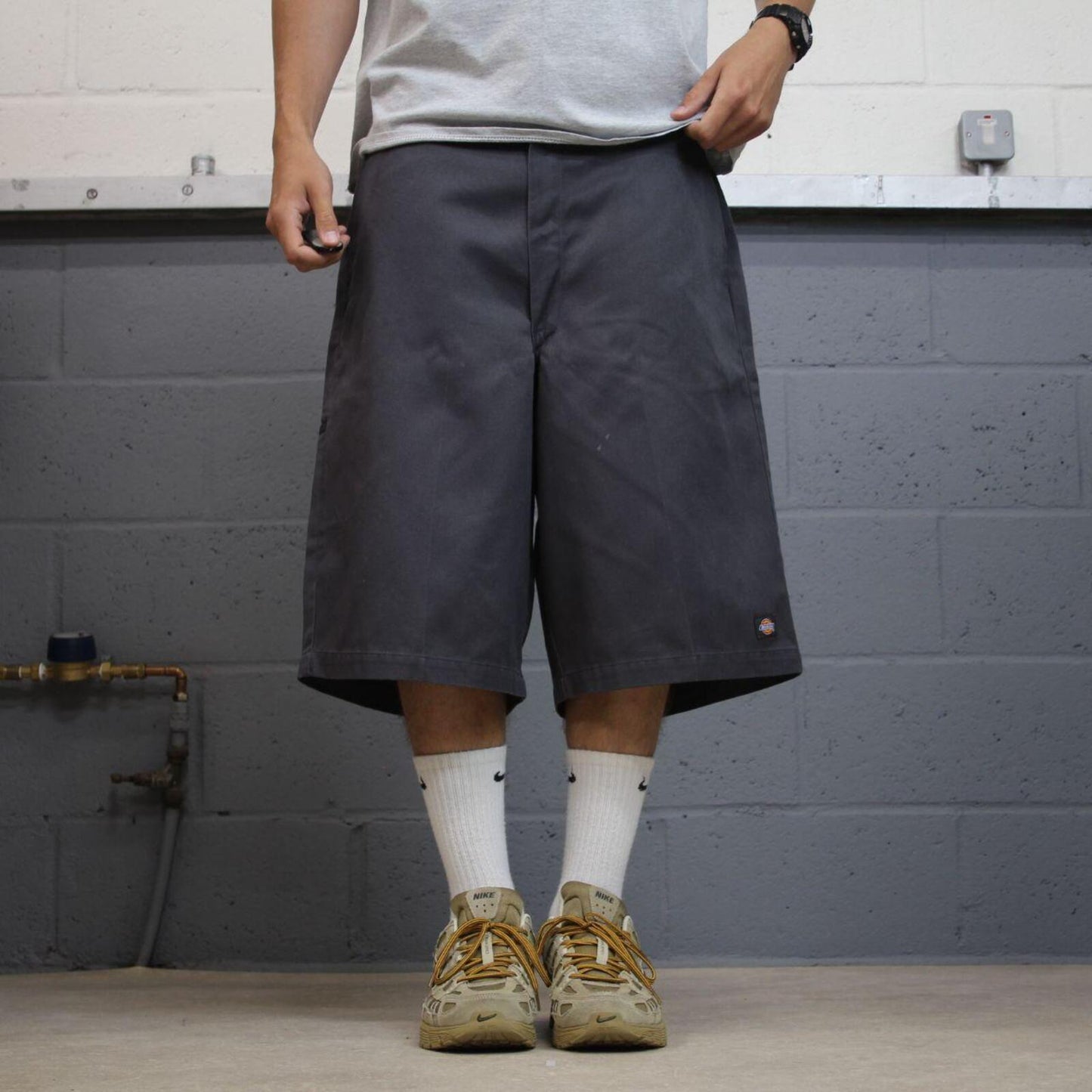 Dickies baggy chino shorts carpenter grey Surf style skater shorts long wide leg festival